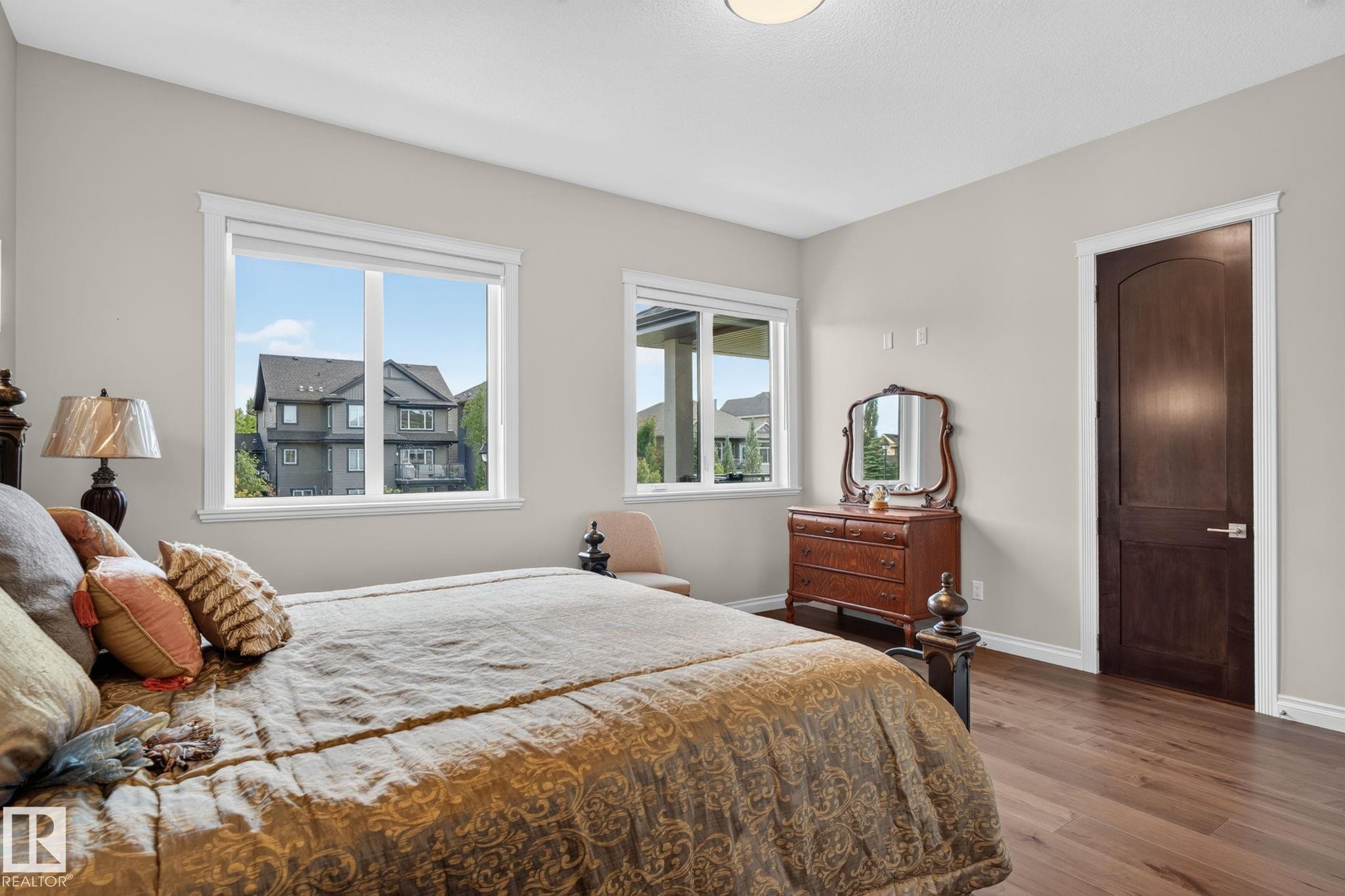 4707 Woolsey Common Sw, Edmonton, AB - Indoor Photo Showing Bedroom