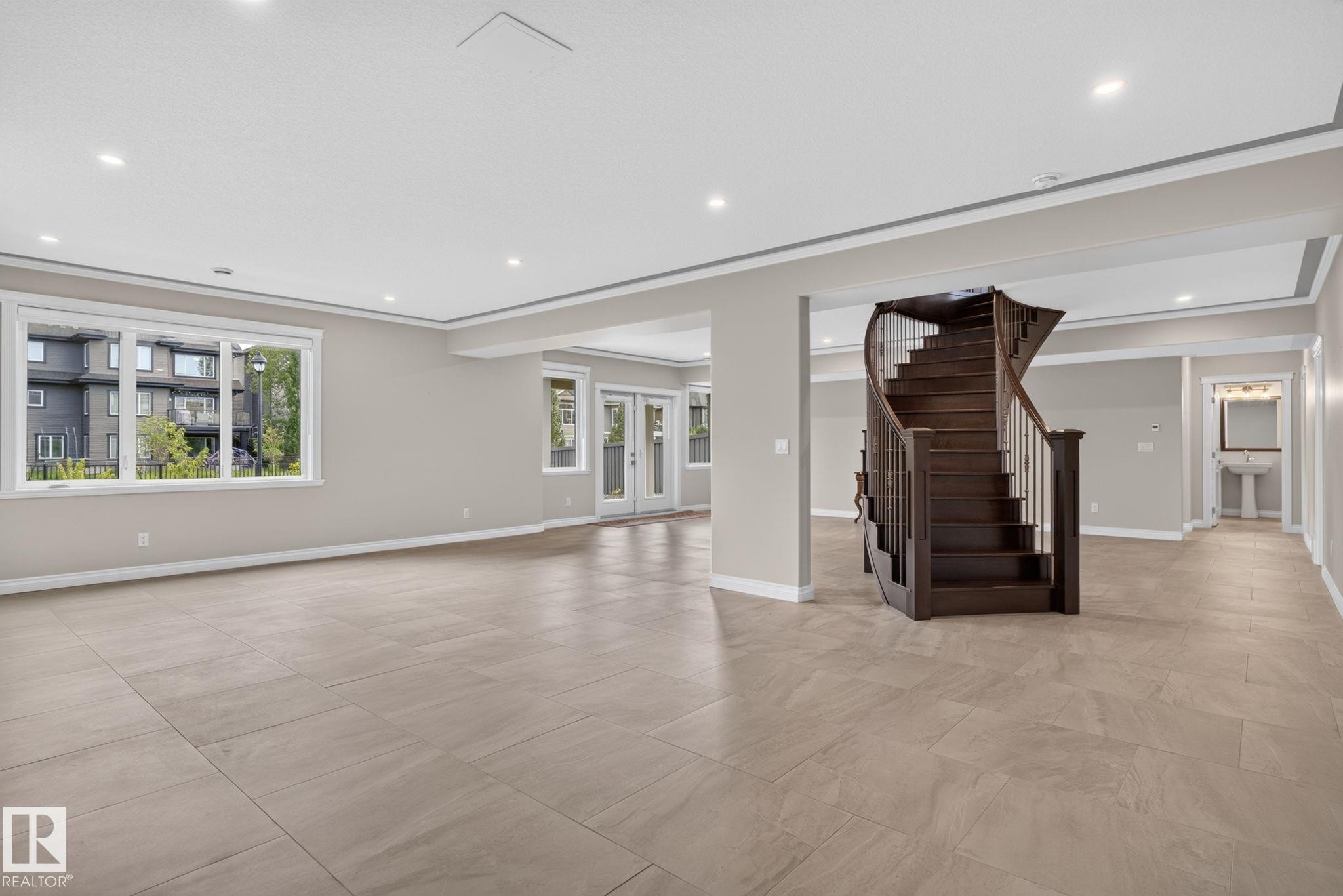 4707 Woolsey Common Sw, Edmonton, AB - Indoor Photo Showing Other Room