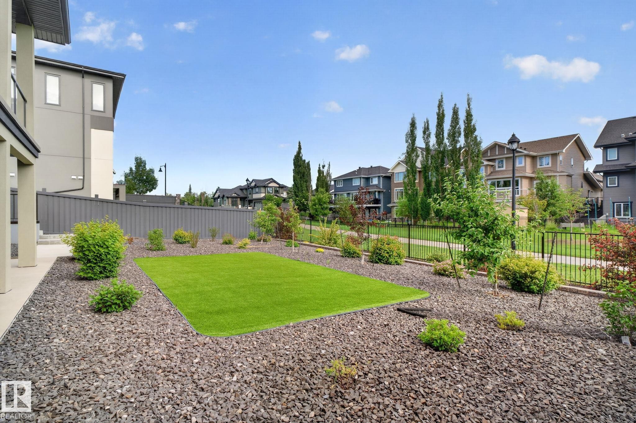 4707 Woolsey Common Sw, Edmonton, AB - Outdoor