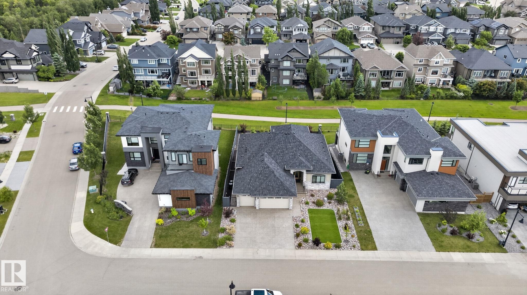 4707 Woolsey Common Sw, Edmonton, AB - Outdoor With Facade
