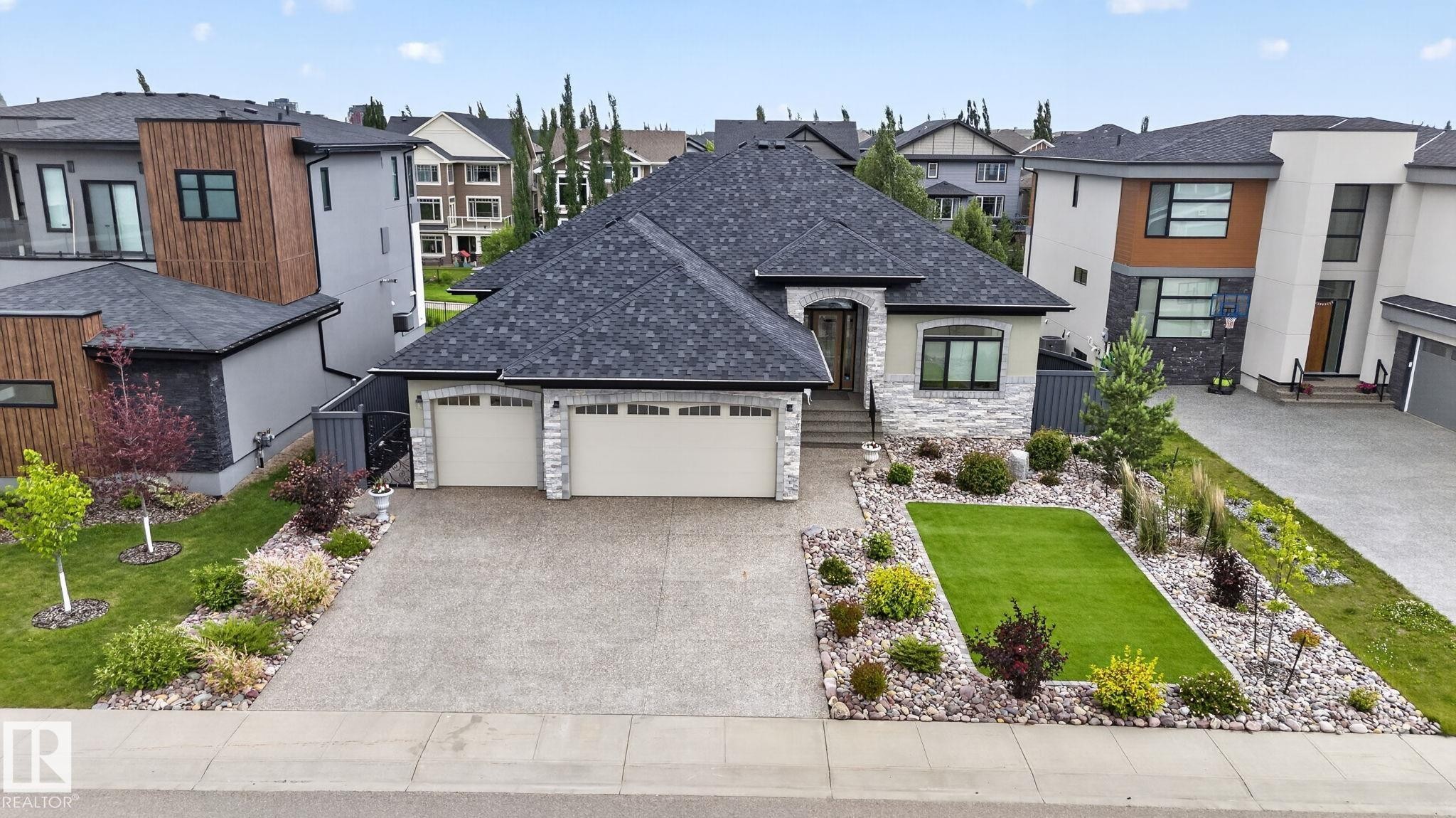 4707 Woolsey Common Sw, Edmonton, AB - Outdoor