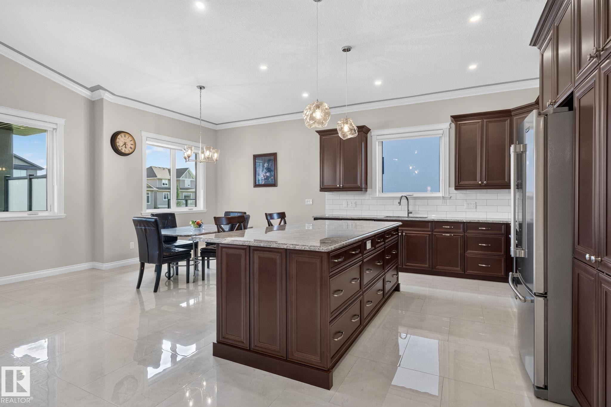 4707 Woolsey Common Sw, Edmonton, AB - Indoor Photo Showing Other Room