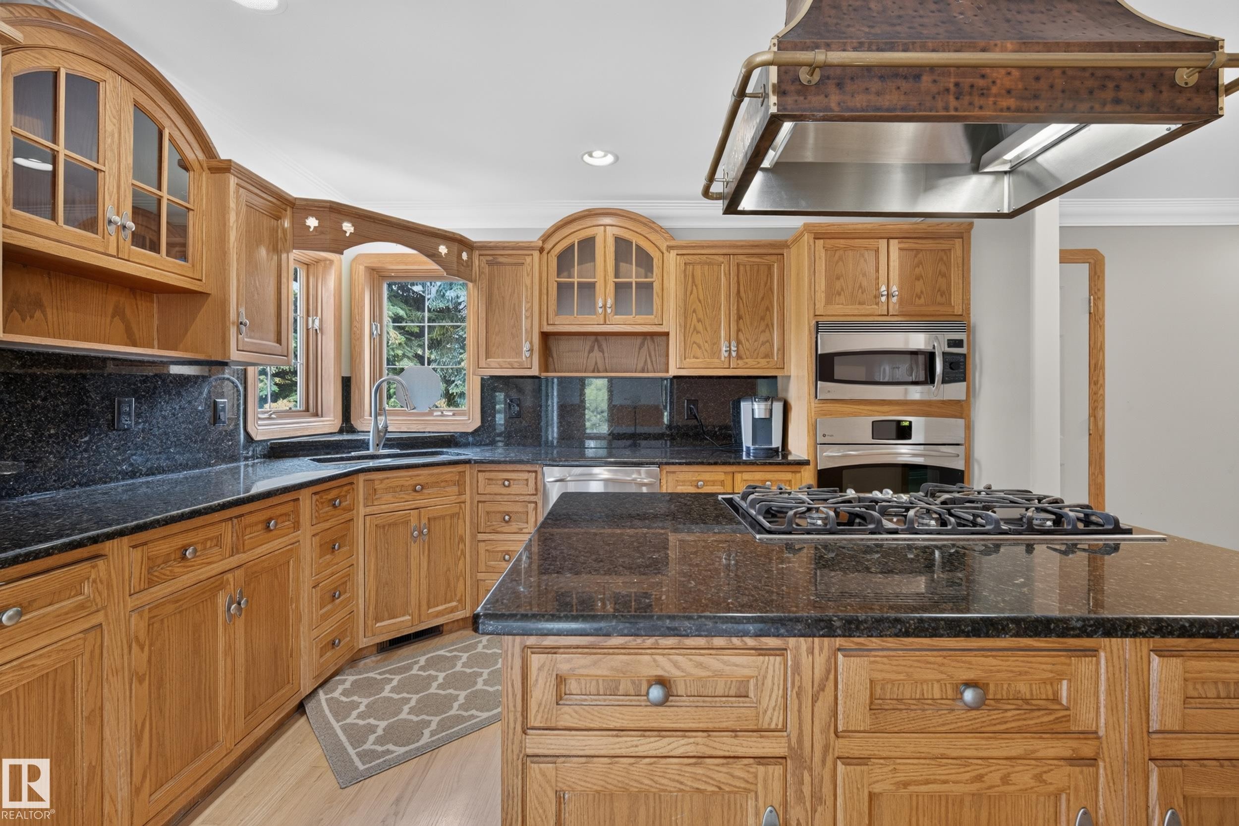 6203 143 Street Nw, Edmonton, AB - Indoor Photo Showing Kitchen