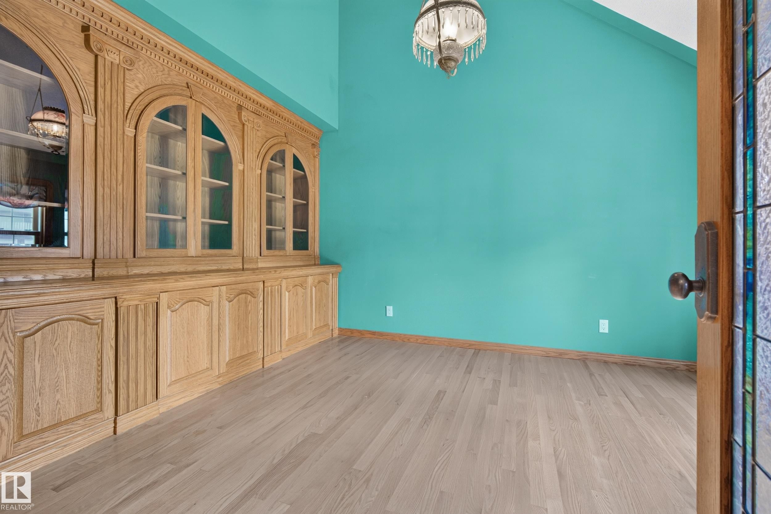 6203 143 Street Nw, Edmonton, AB - Indoor Photo Showing Other Room