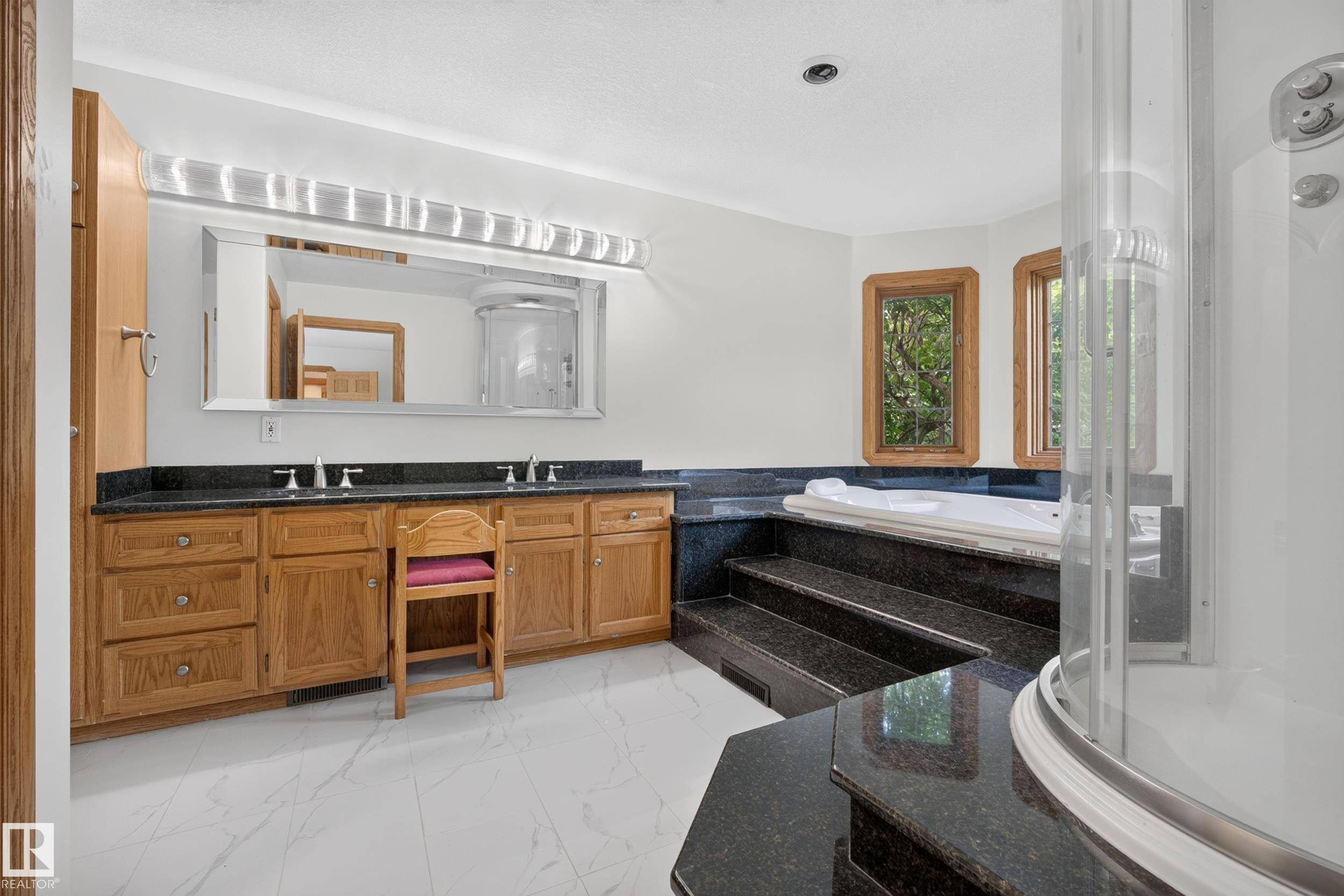 6203 143 Street Nw, Edmonton, AB - Indoor Photo Showing Bathroom