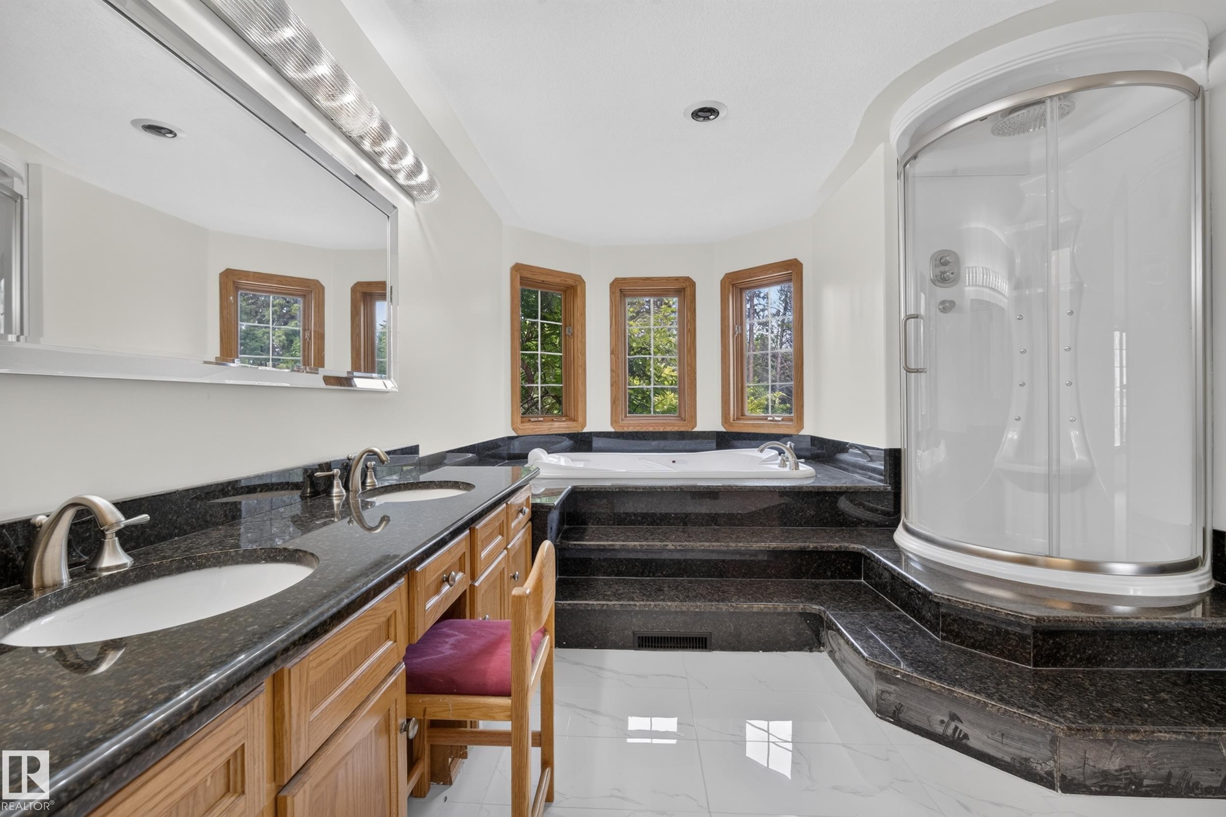 6203 143 Street Nw, Edmonton, AB - Indoor Photo Showing Bathroom
