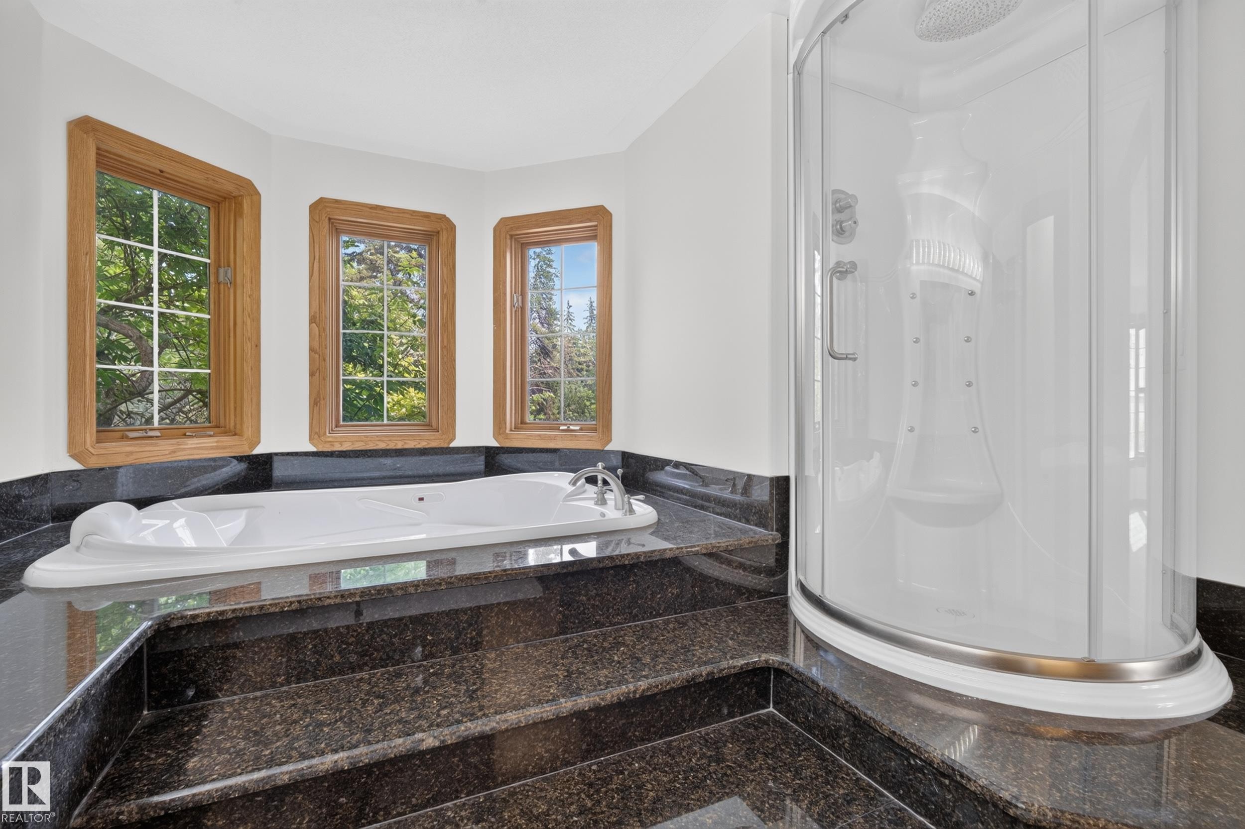 6203 143 Street Nw, Edmonton, AB - Indoor Photo Showing Bathroom