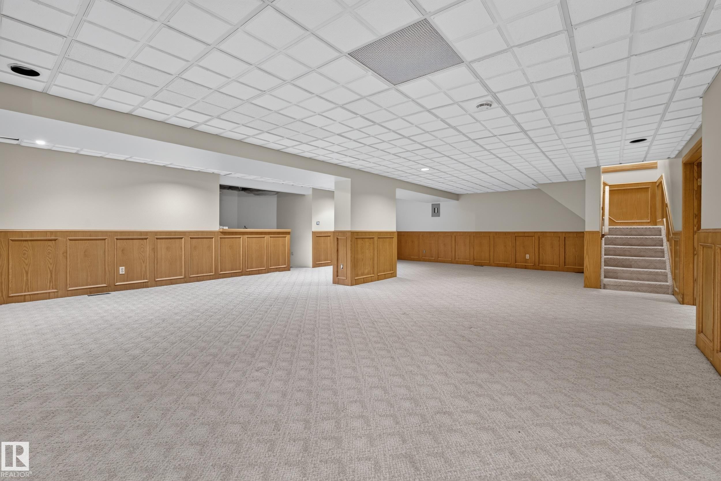 6203 143 Street Nw, Edmonton, AB - Indoor