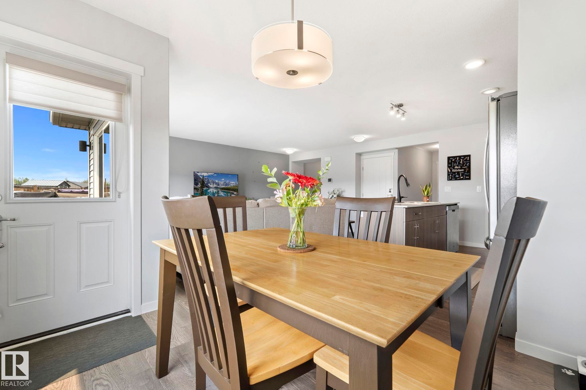 17308 49 Street Nw, Edmonton, AB - Indoor Photo Showing Dining Room