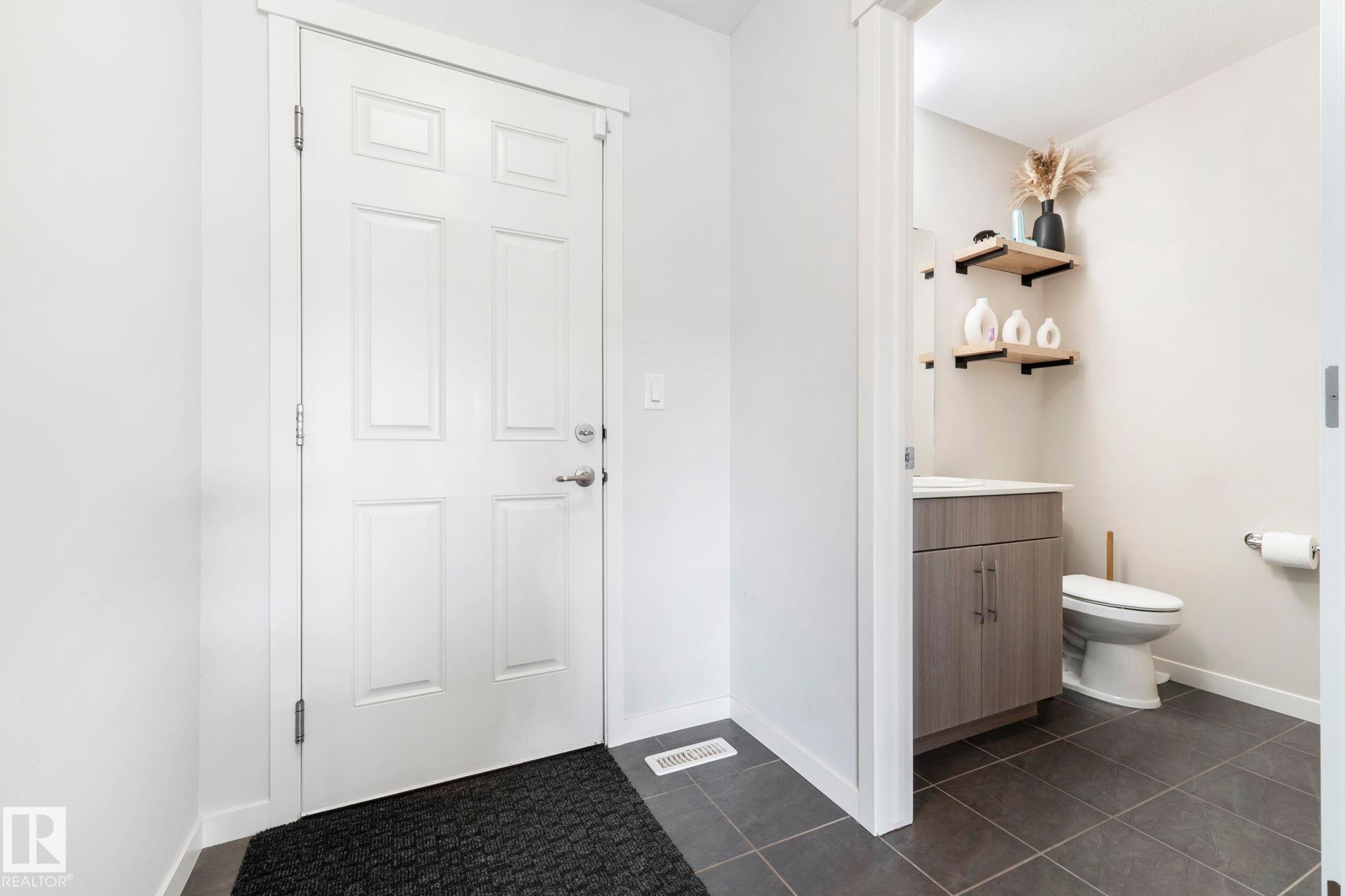 17308 49 Street Nw, Edmonton, AB - Indoor Photo Showing Bathroom