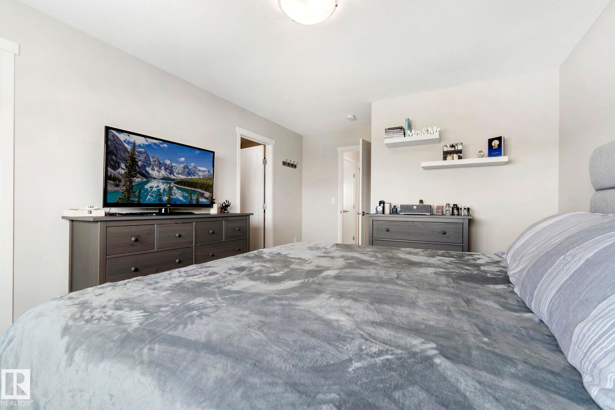 17308 49 Street Nw, Edmonton, AB - Indoor Photo Showing Bedroom