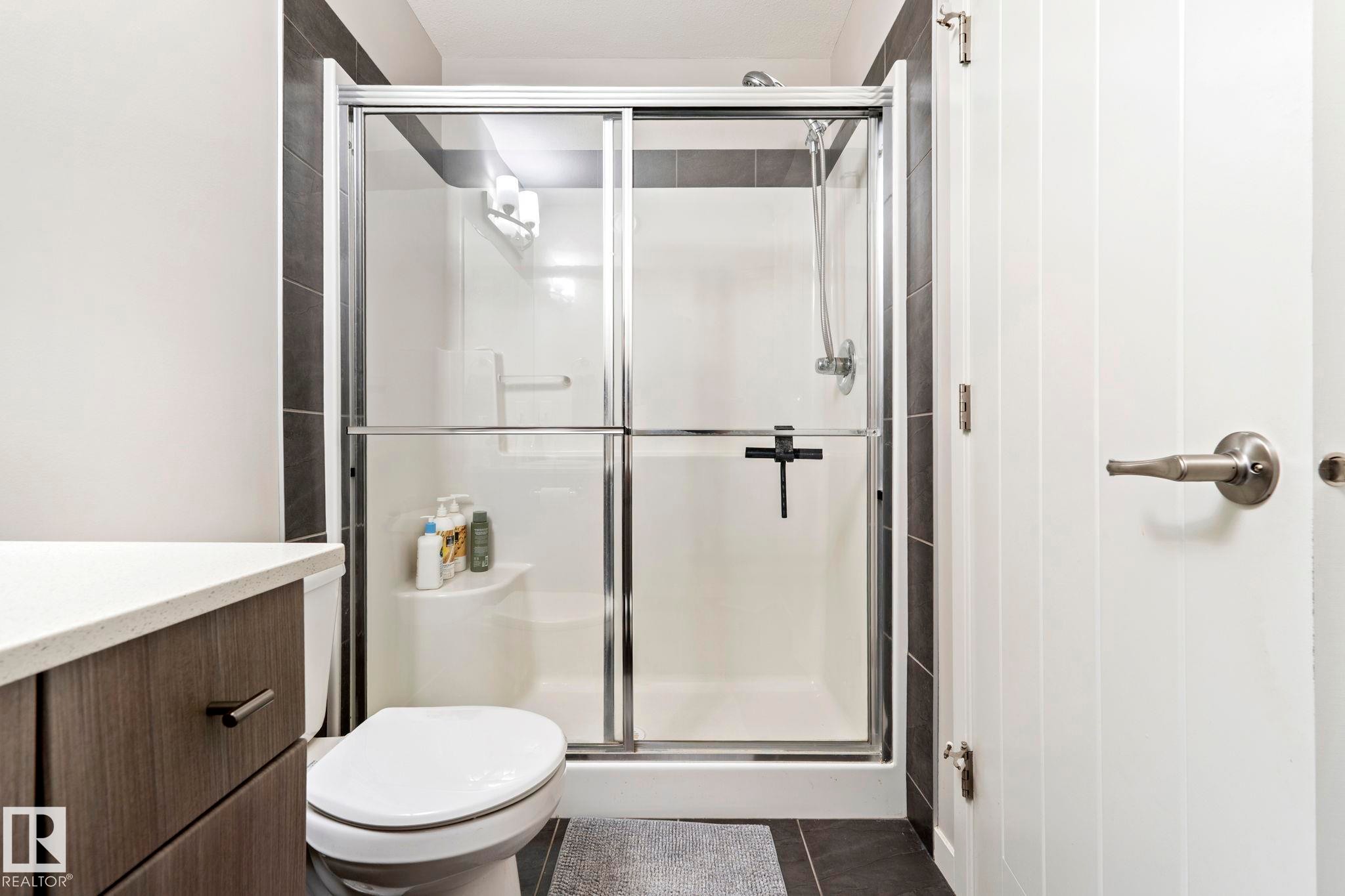 17308 49 Street Nw, Edmonton, AB - Indoor Photo Showing Bathroom