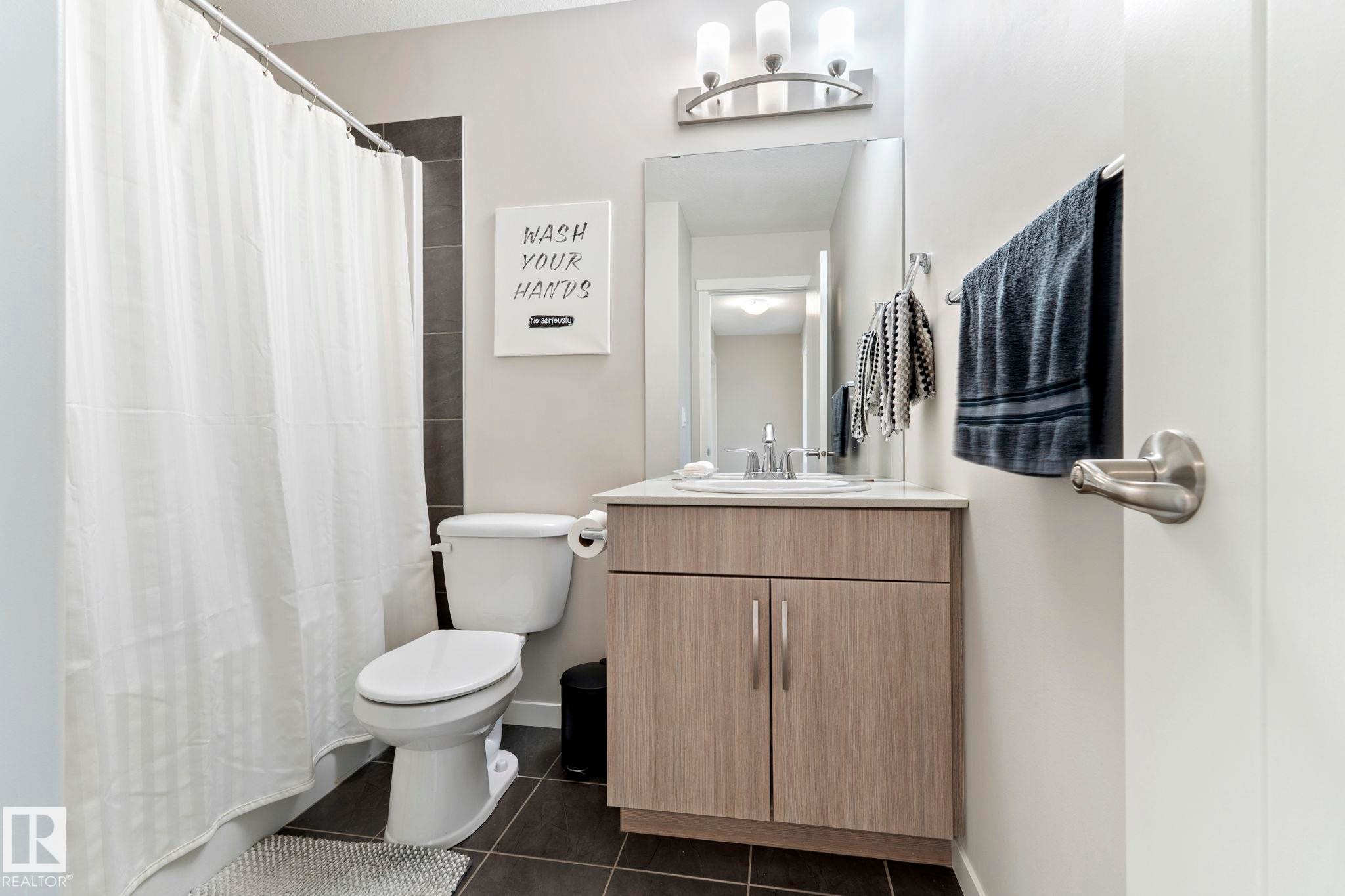 17308 49 Street Nw, Edmonton, AB - Indoor Photo Showing Bathroom