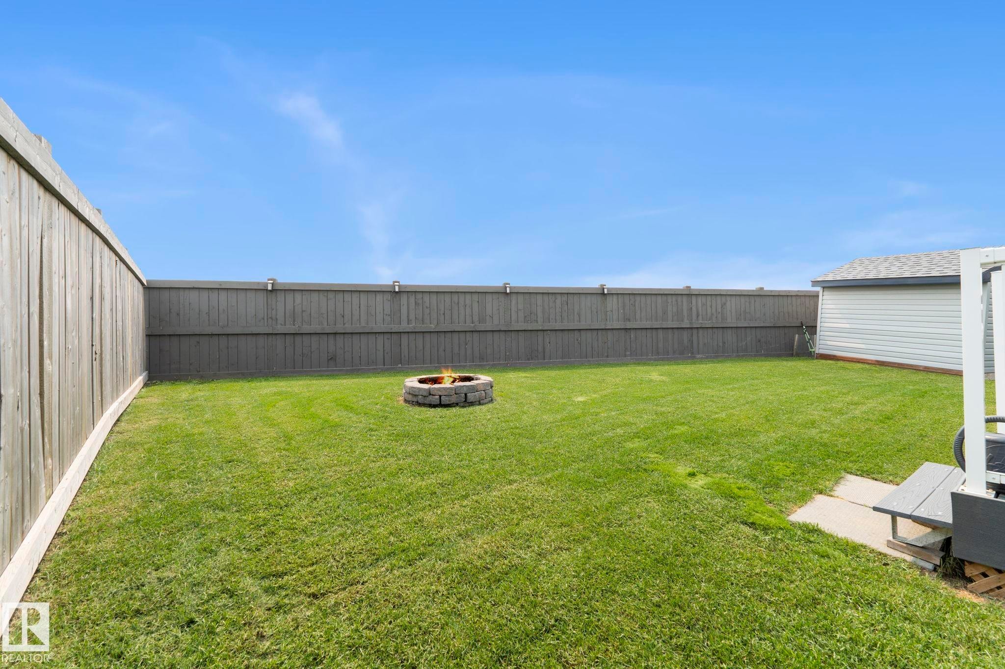 17308 49 Street Nw, Edmonton, AB - Outdoor