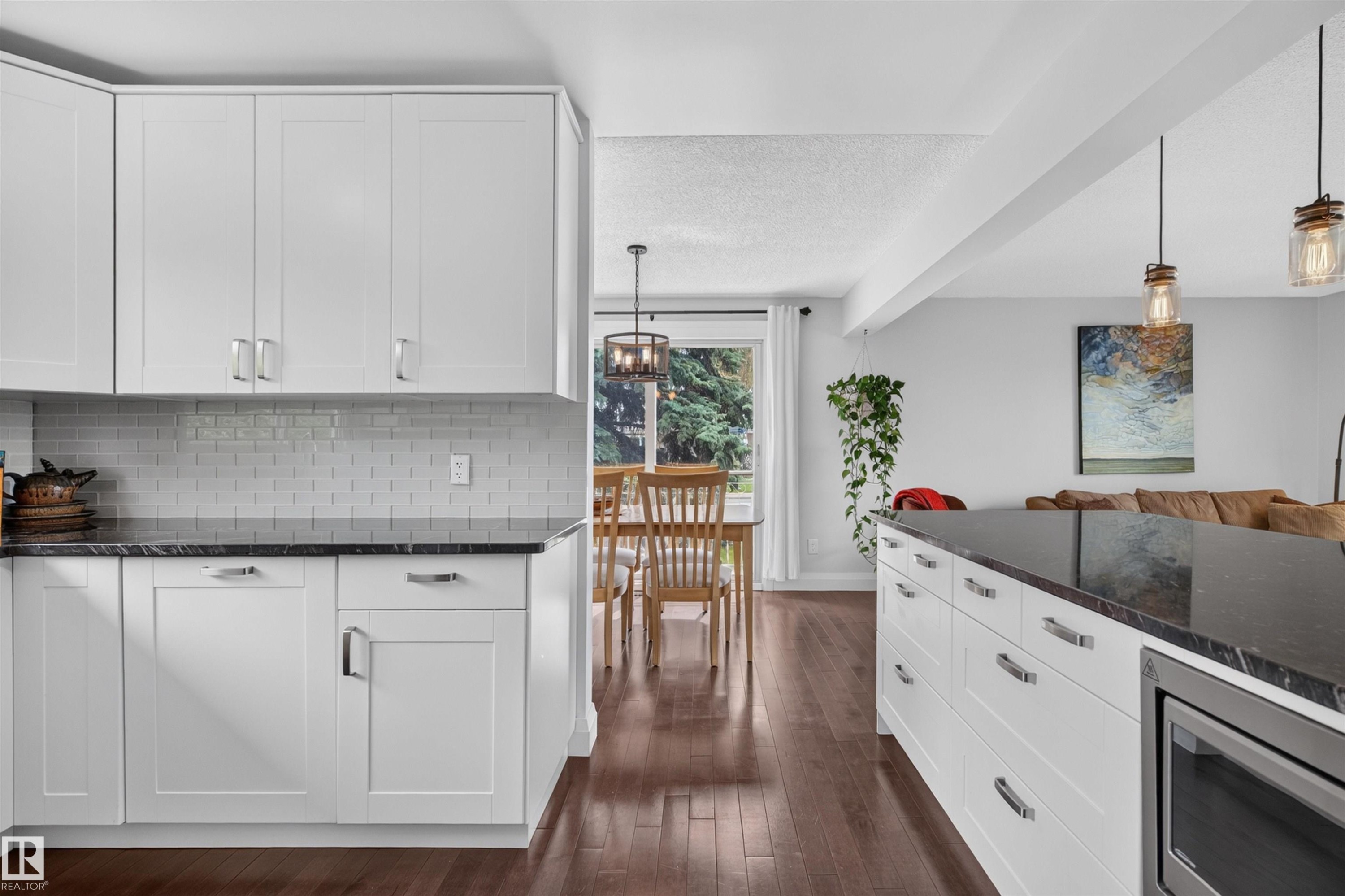 8603 73 Street Nw, Edmonton, AB - Indoor Photo Showing Kitchen