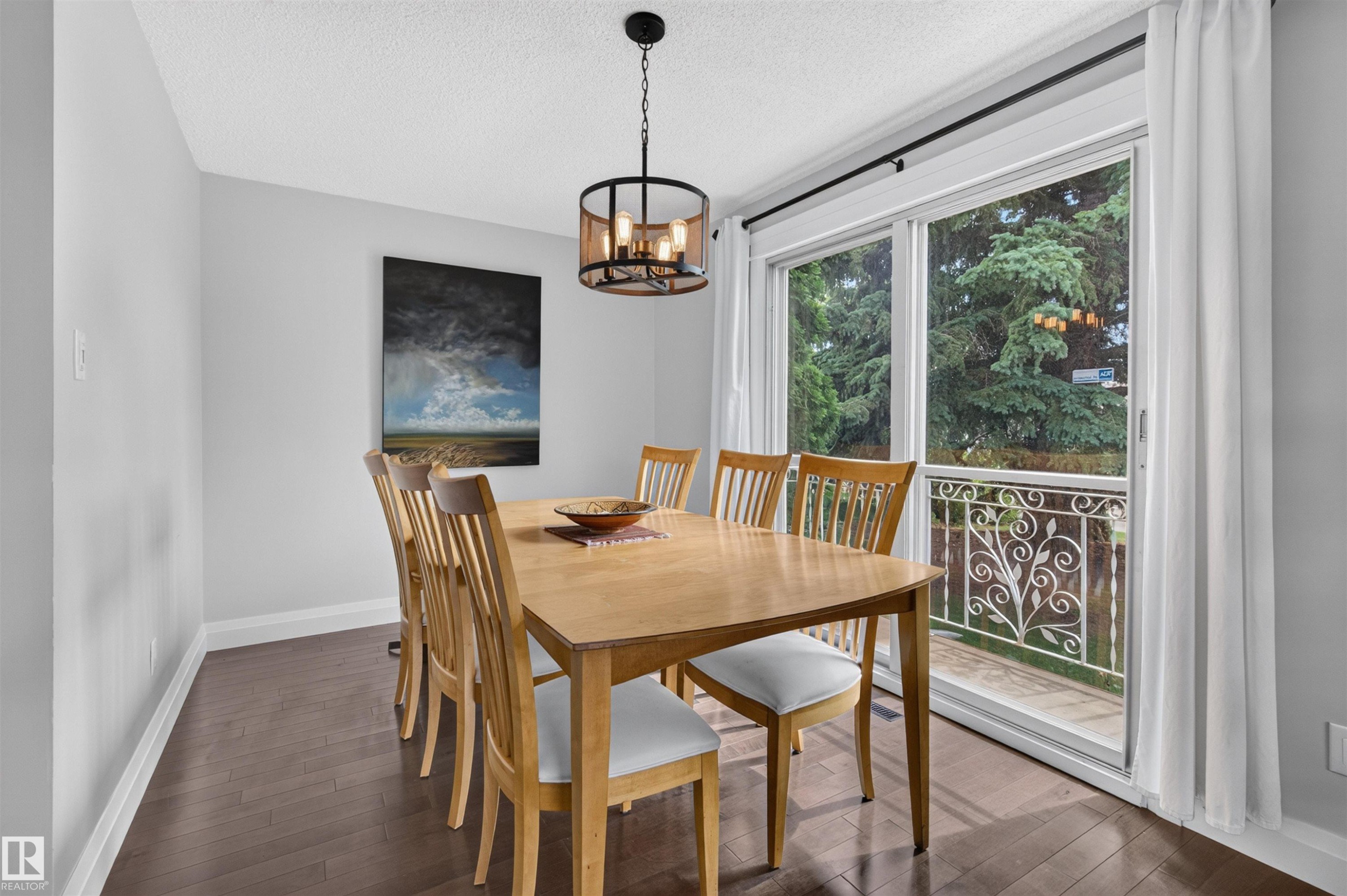 8603 73 Street Nw, Edmonton, AB - Indoor Photo Showing Dining Room