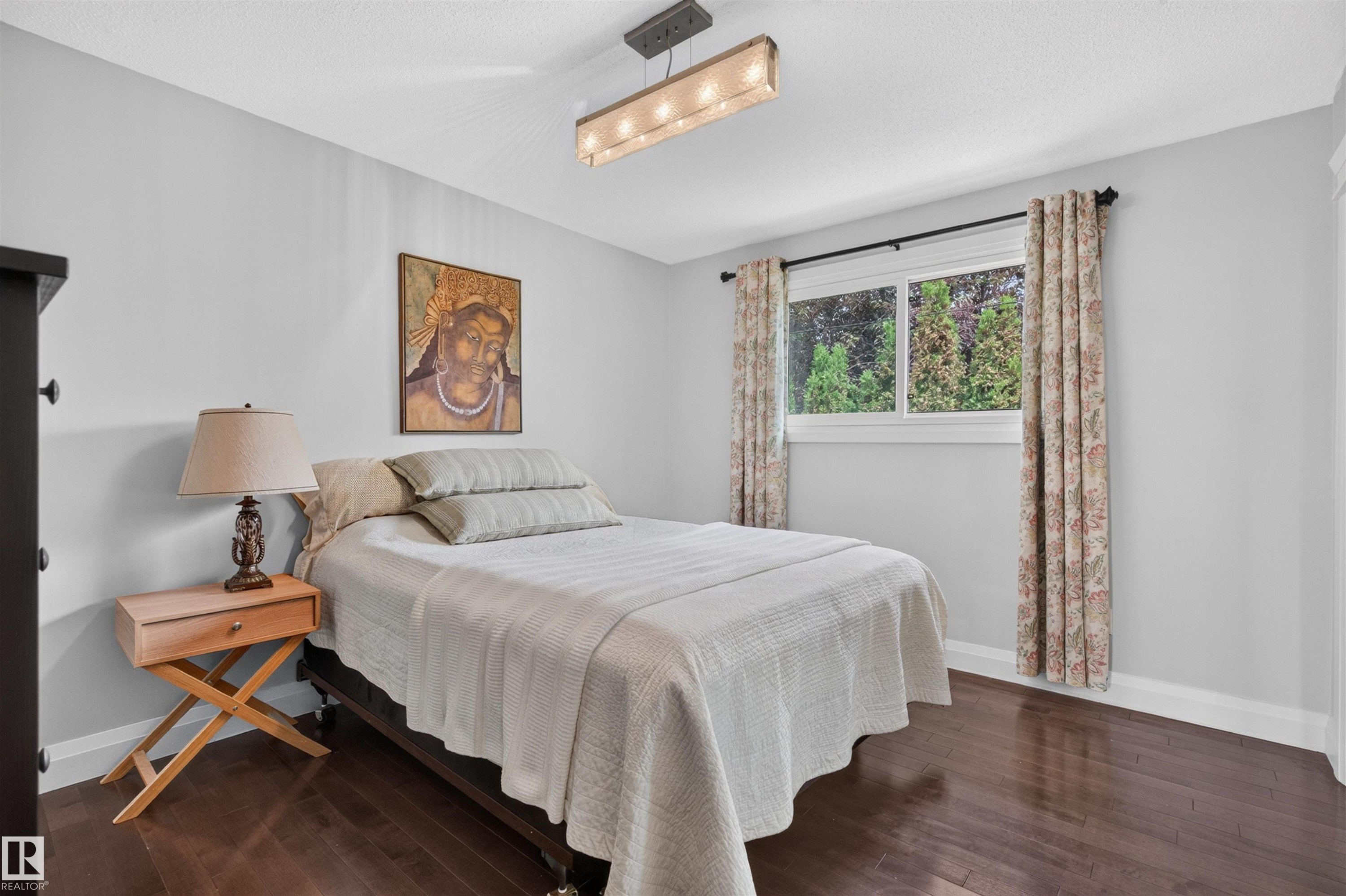 8603 73 Street Nw, Edmonton, AB - Indoor Photo Showing Bedroom
