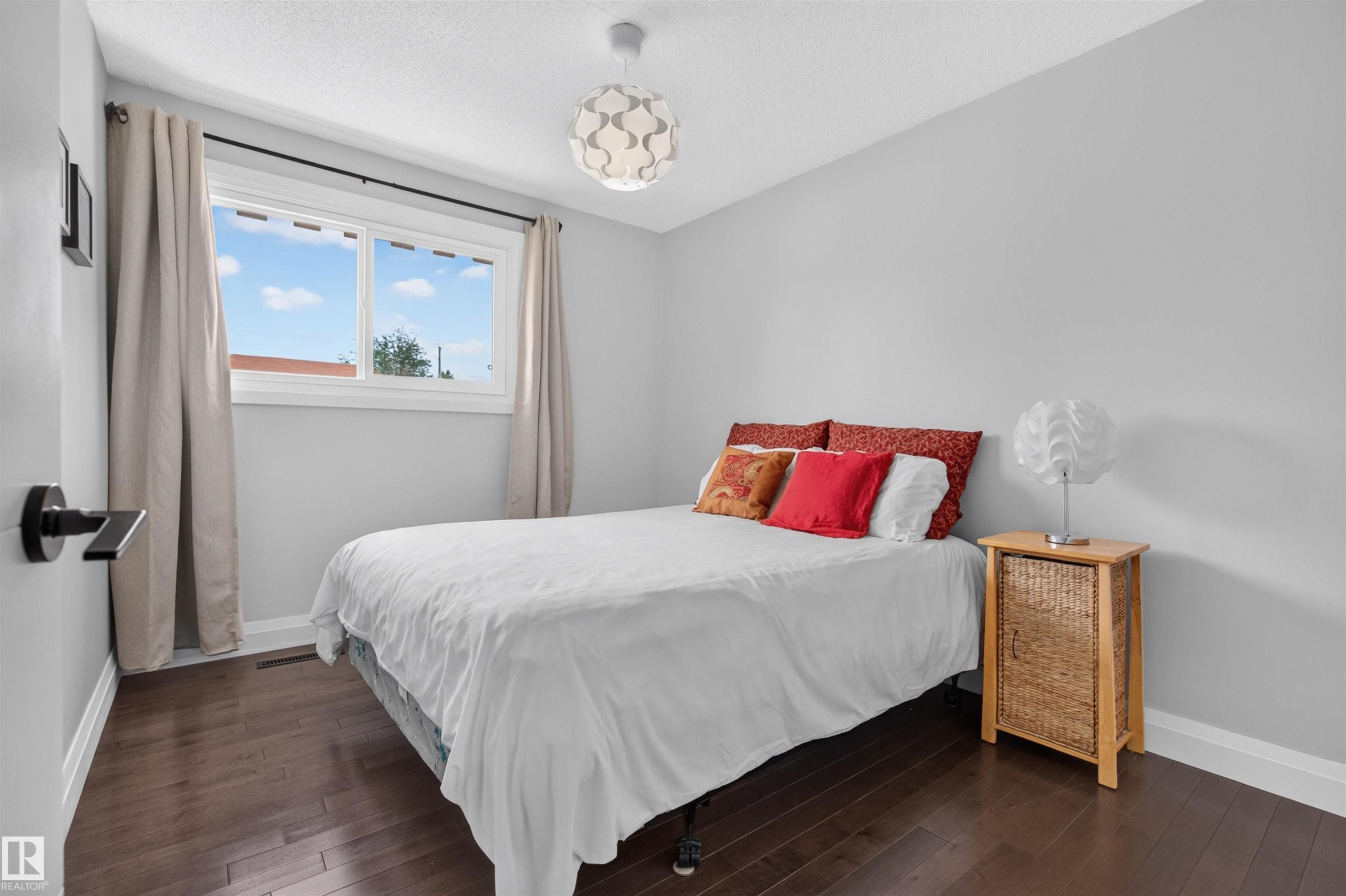 8603 73 Street Nw, Edmonton, AB - Indoor Photo Showing Bedroom