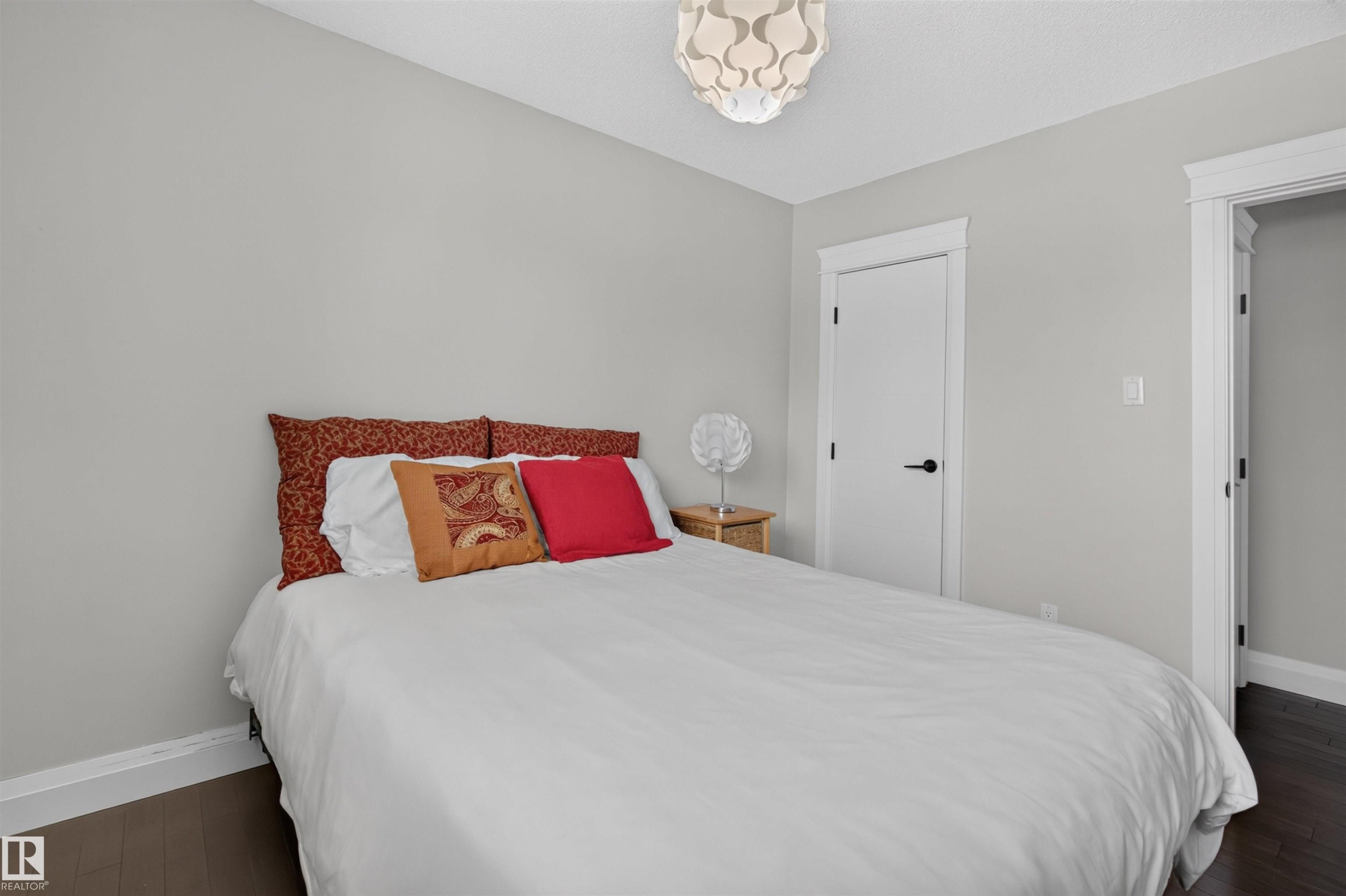 8603 73 Street Nw, Edmonton, AB - Indoor Photo Showing Bedroom