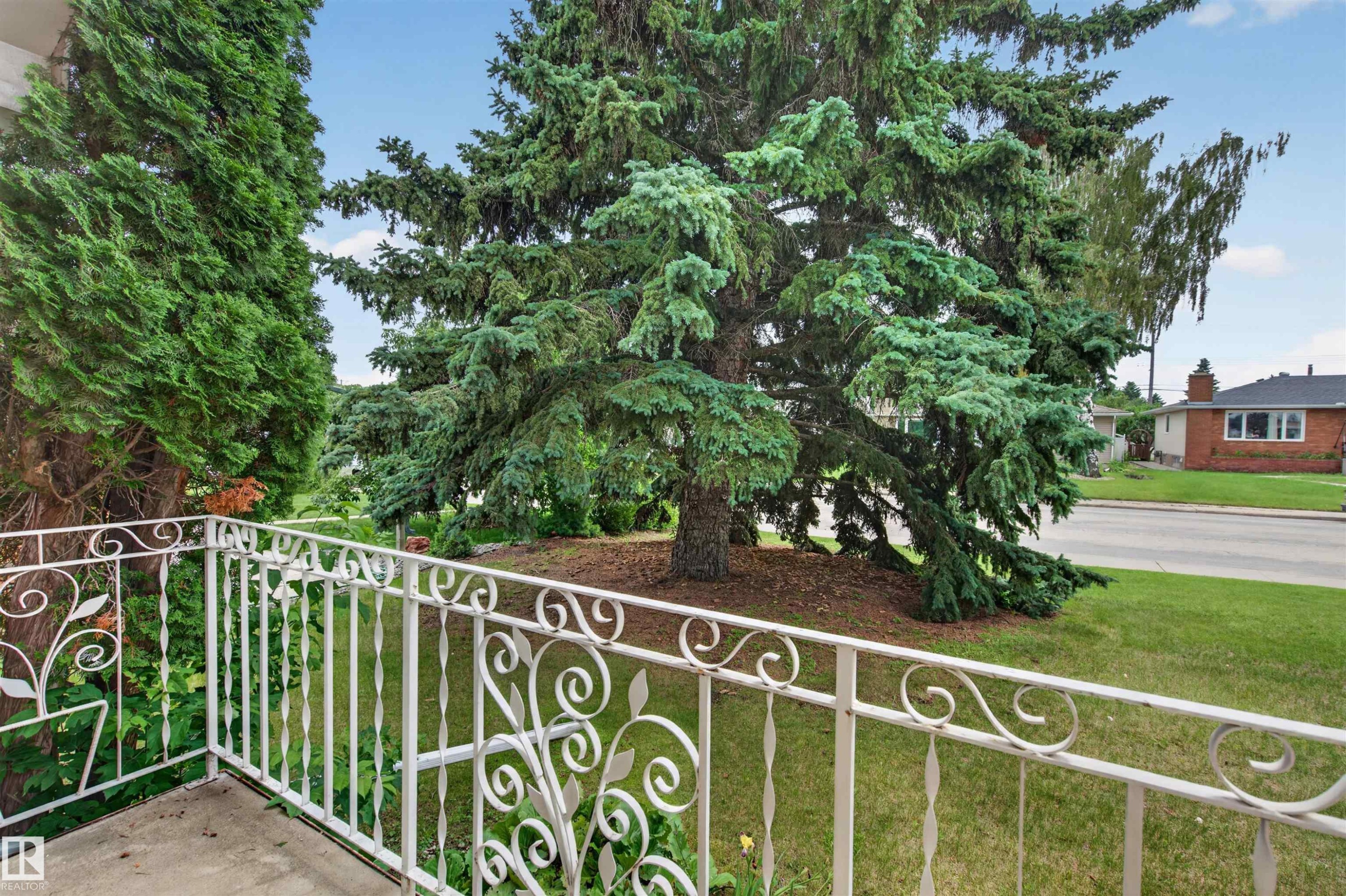 8603 73 Street Nw, Edmonton, AB - Outdoor