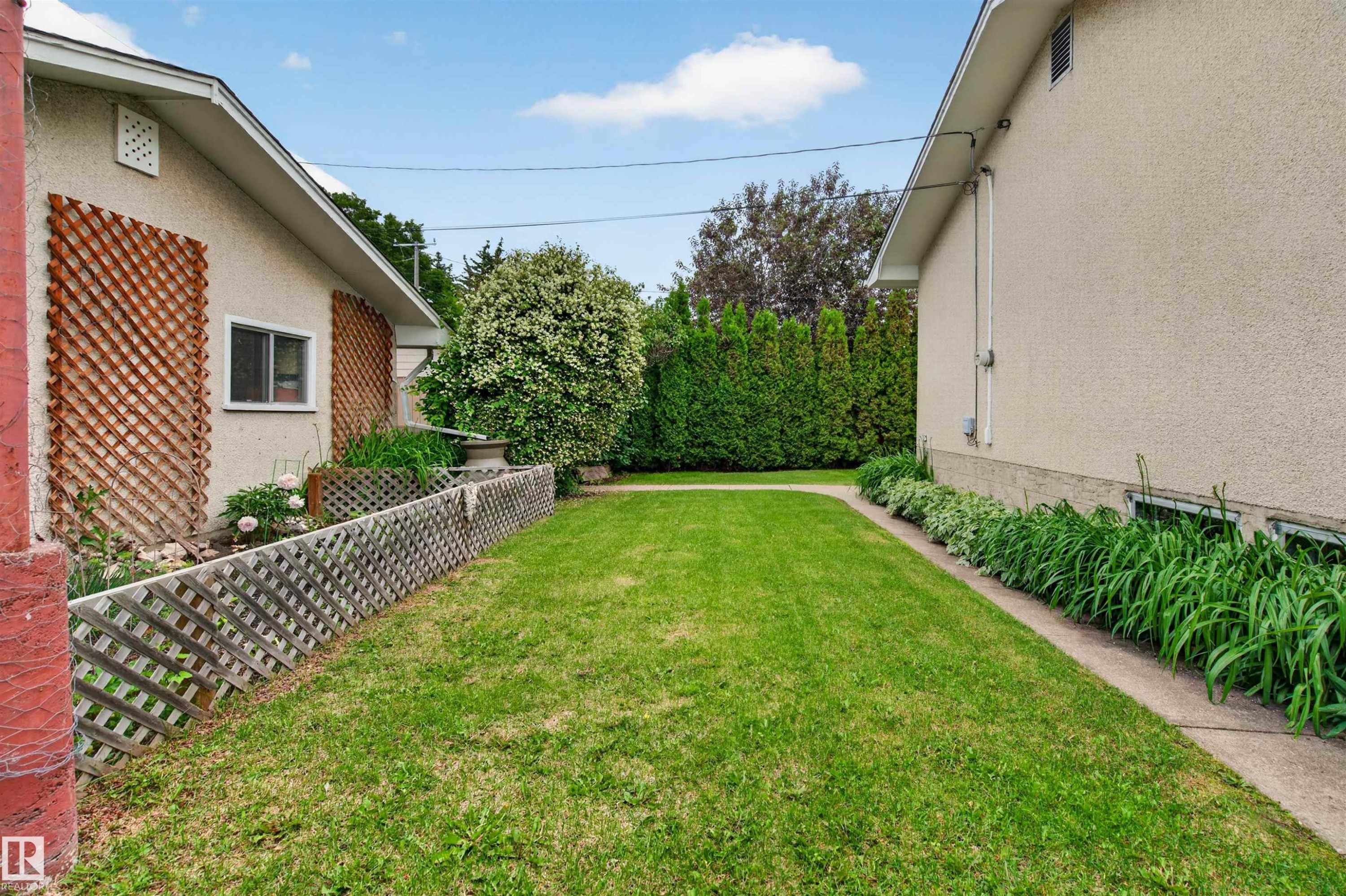 8603 73 Street Nw, Edmonton, AB - Outdoor