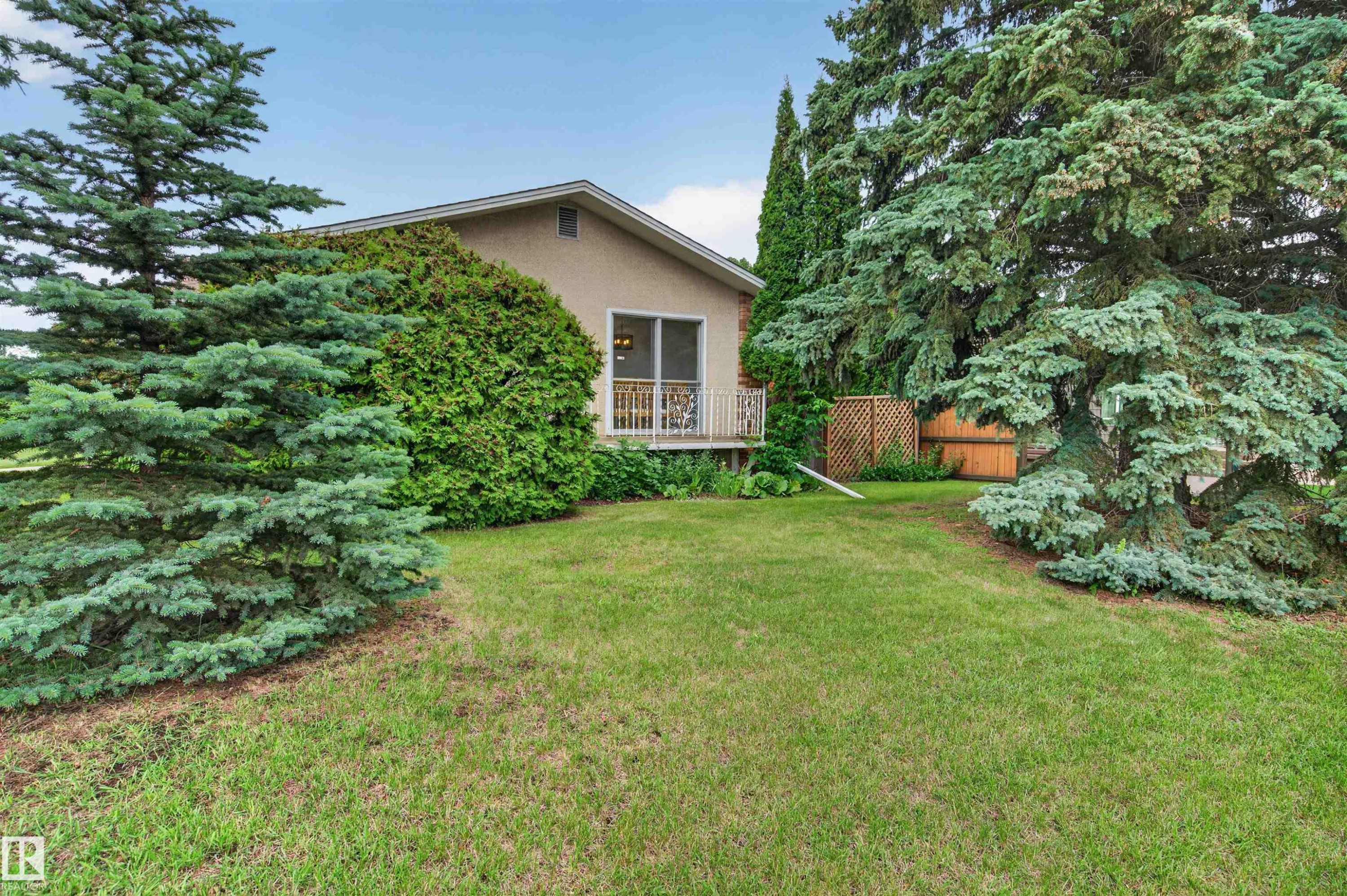 8603 73 Street Nw, Edmonton, AB - Outdoor