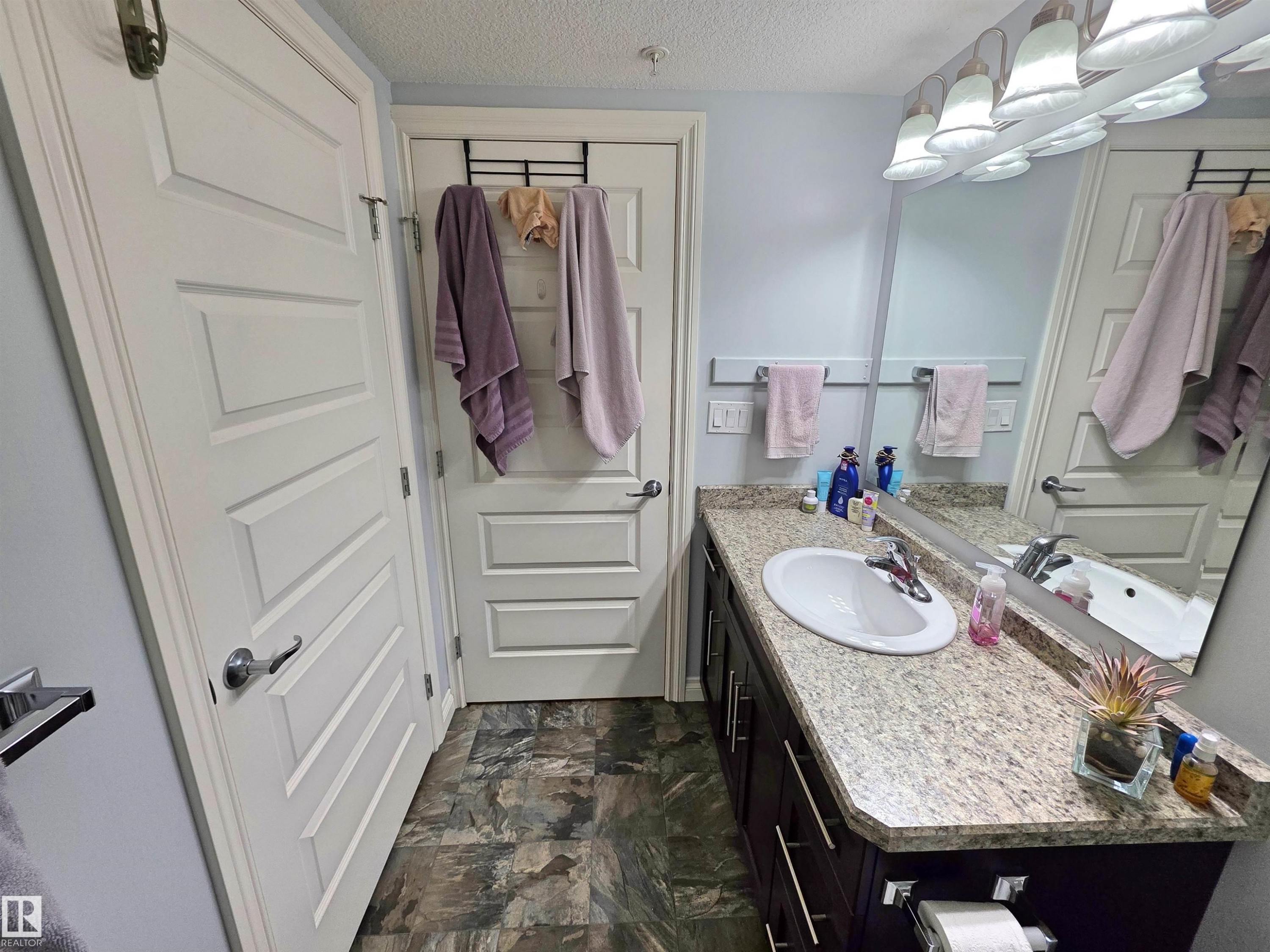 205 4614A Lakeshore Drive, St. Paul Town, AB