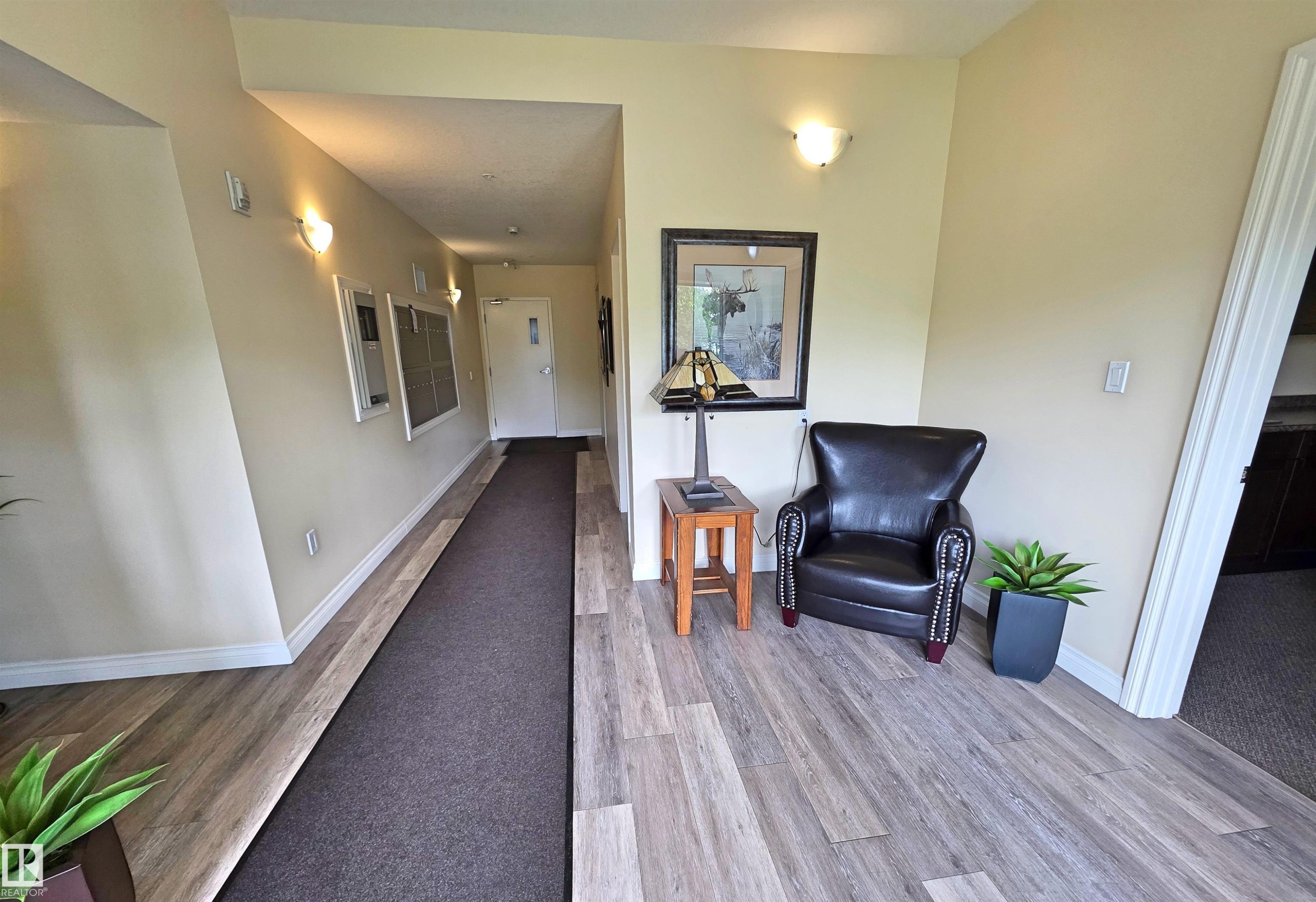 Condo foyer area - 205 4614A Lakeshore Drive, St. Paul Town, AB