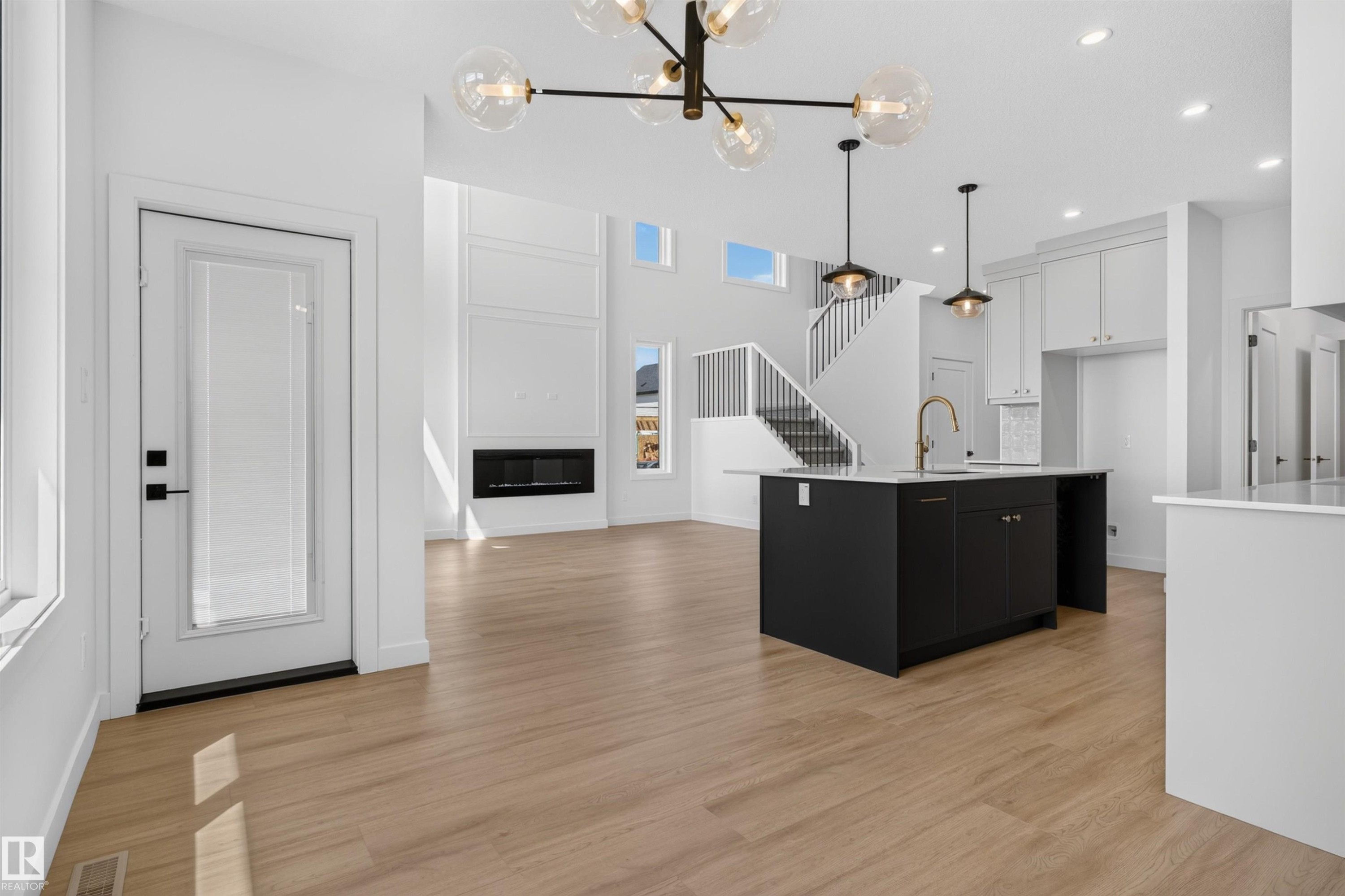 1866 Eaton Wynd, Edmonton, AB