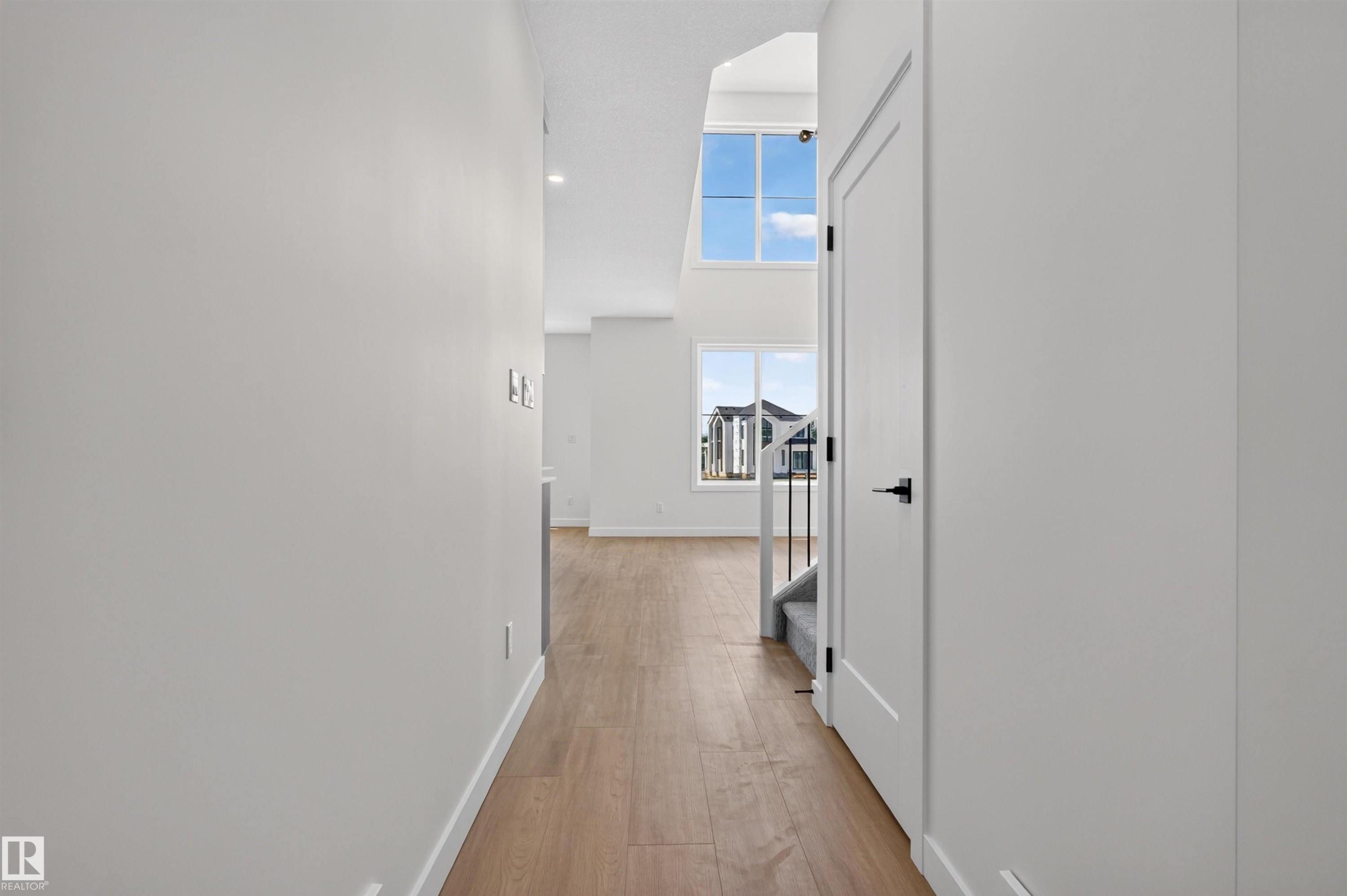 1866 Eaton Wynd, Edmonton, AB