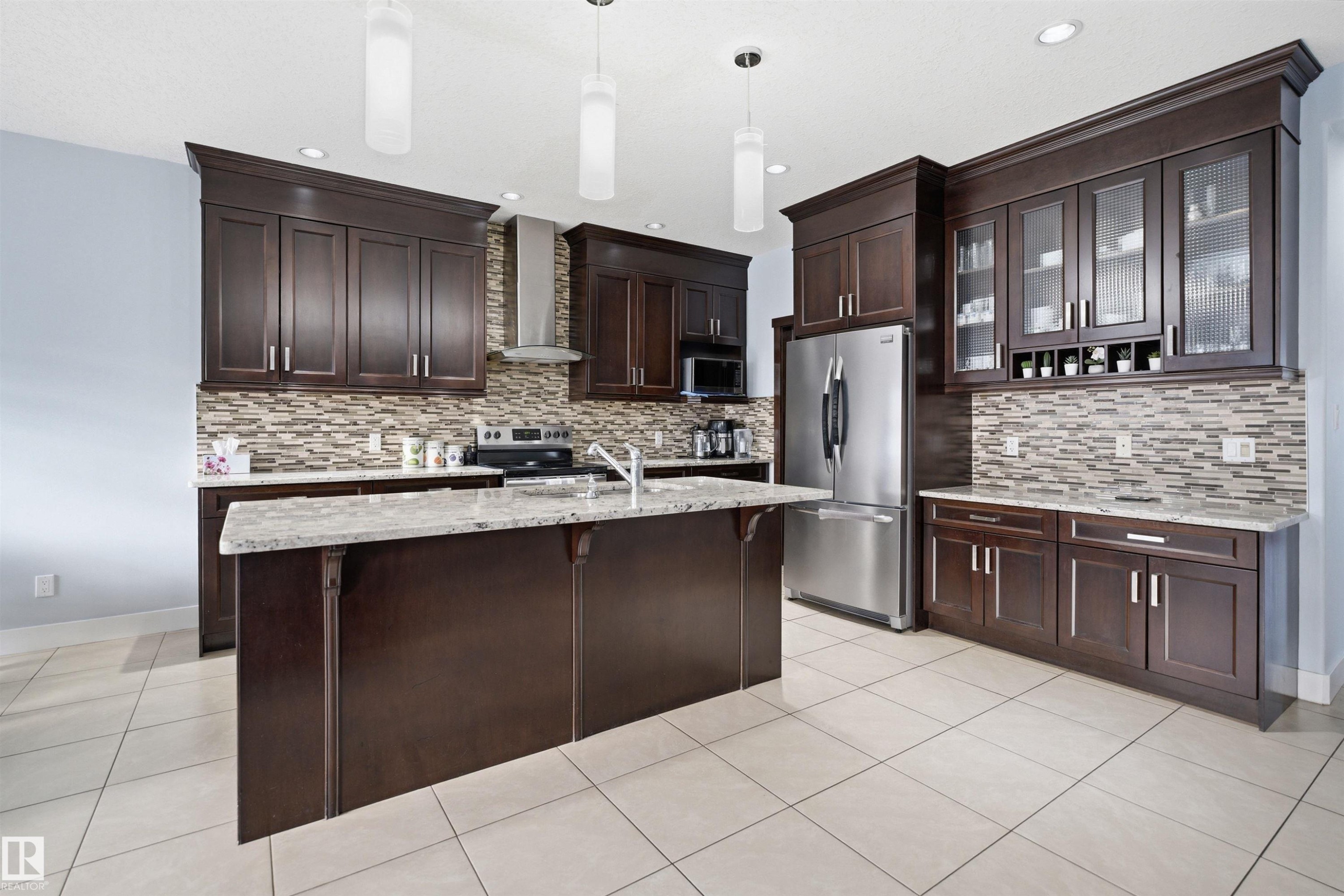 6014 60 Street, Beaumont, AB - Indoor Photo Showing Kitchen With Stainless Steel Kitchen With Double Sink With Upgraded Kitchen