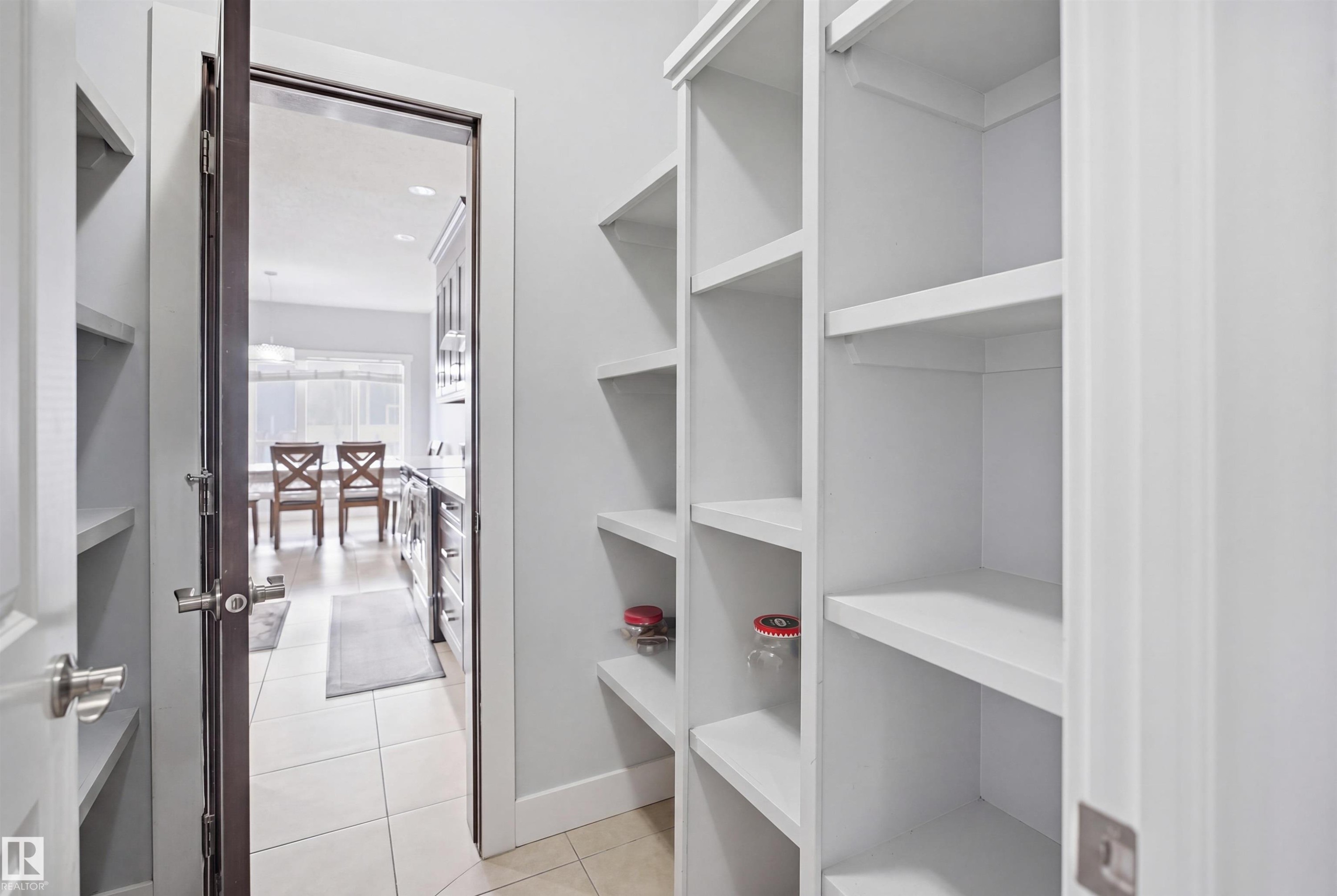 6014 60 Street, Beaumont, AB - Indoor With Storage