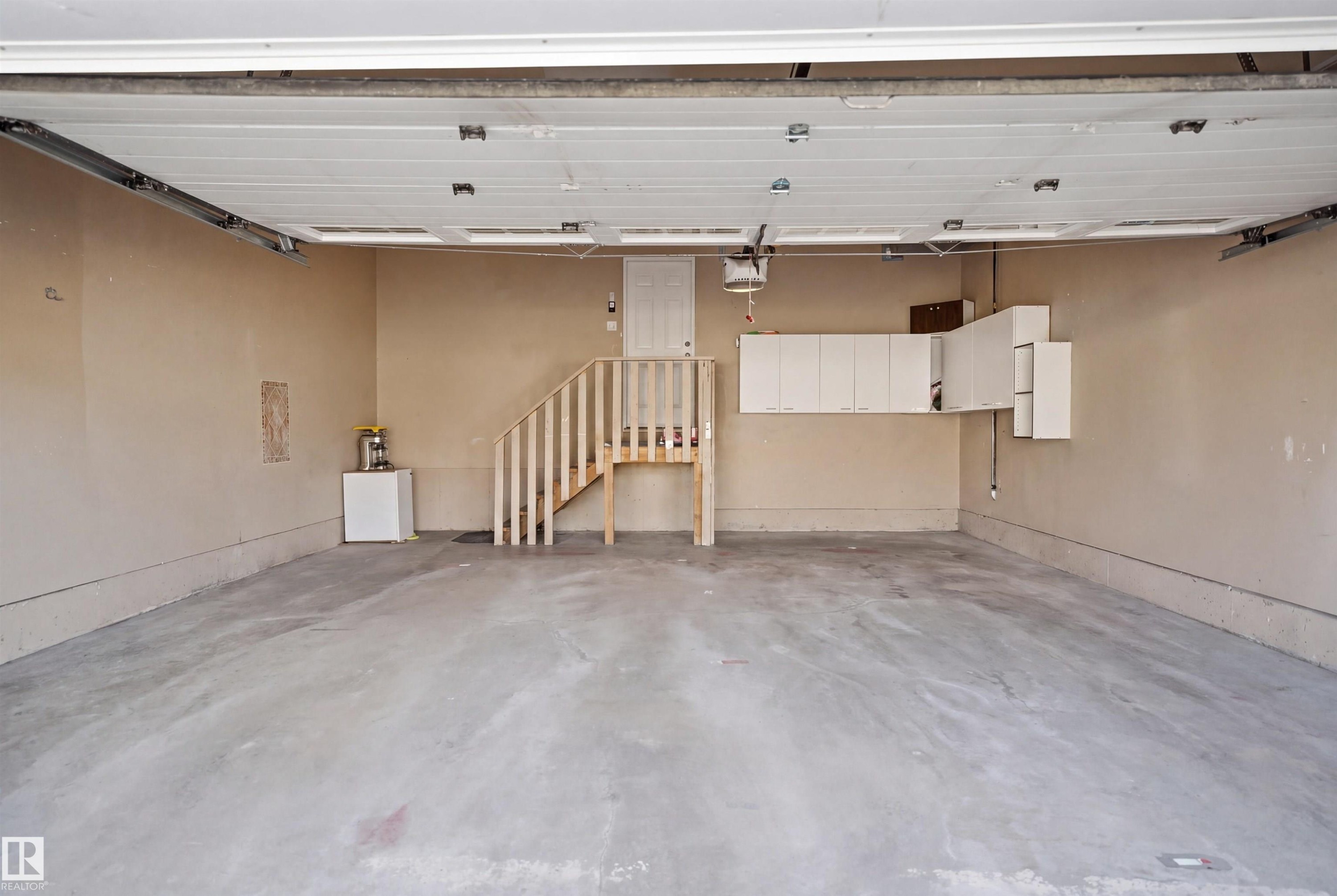 6014 60 Street, Beaumont, AB - Indoor Photo Showing Garage