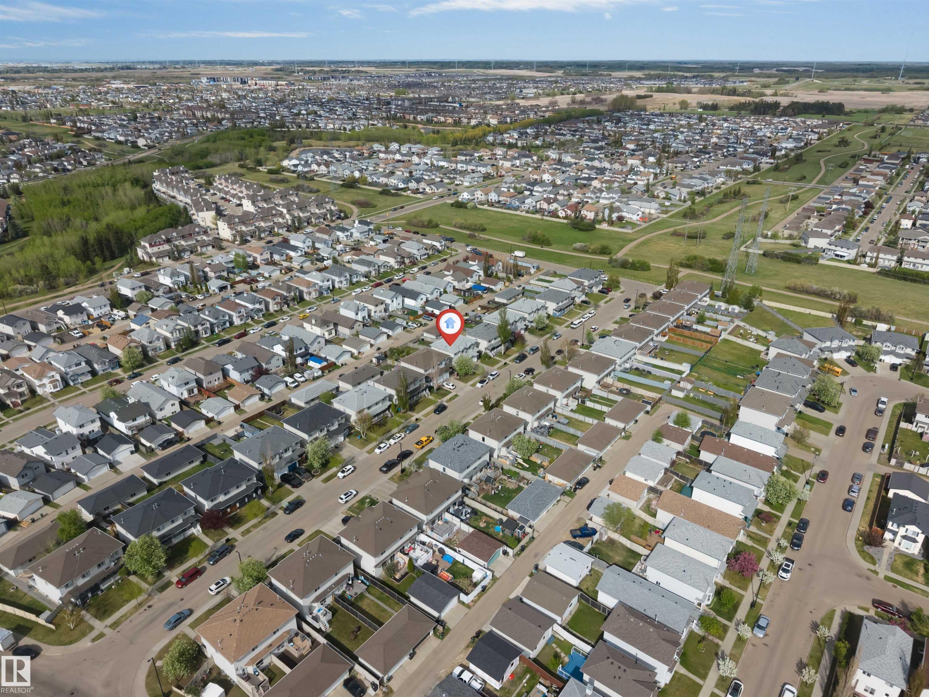 Expansive residential development featuring detached homes with varied architectural styles - 3032 31 Avenue, Edmonton, AB - With View
