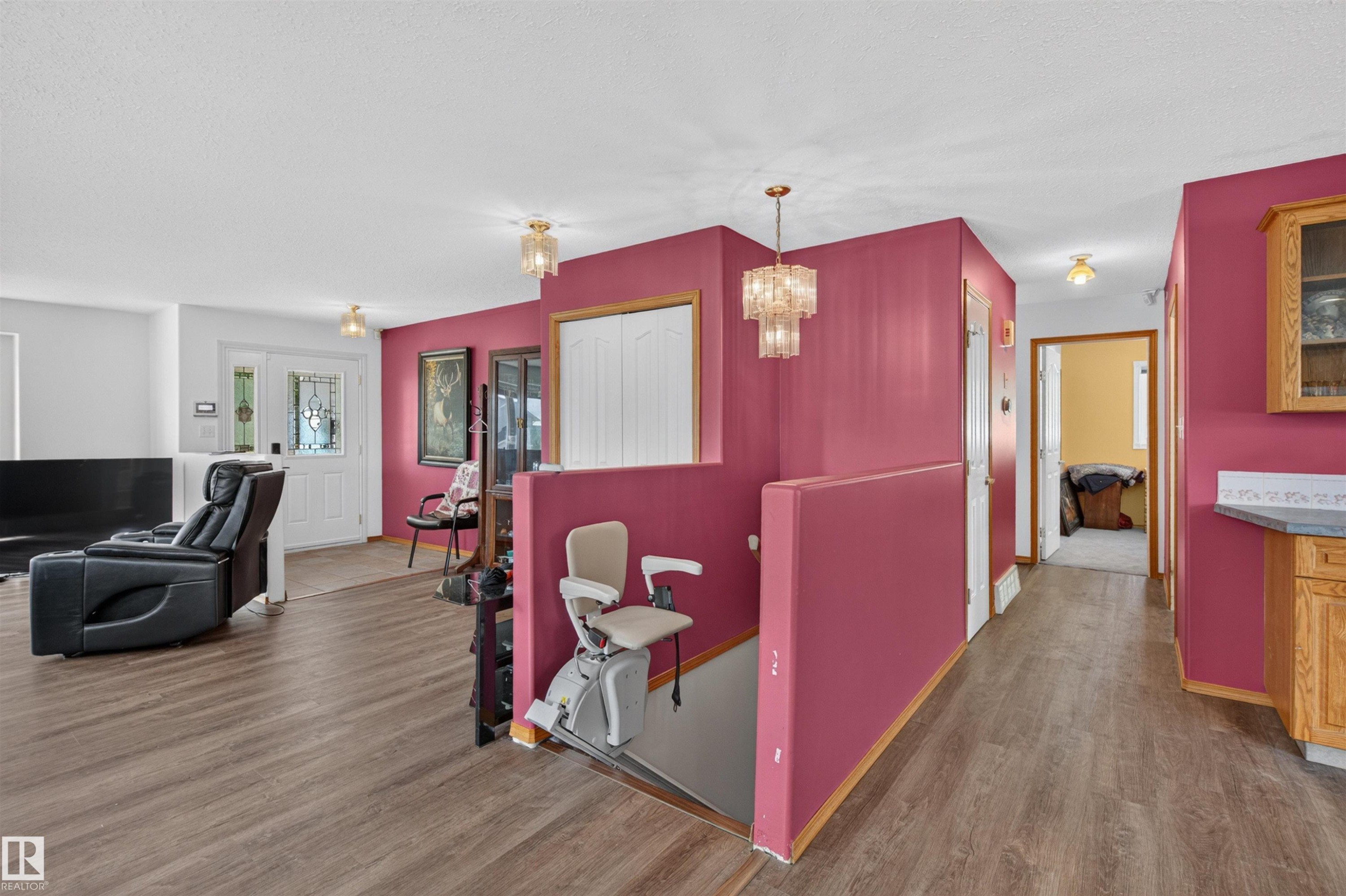 6000 54 Avenue, Camrose, AB - Indoor