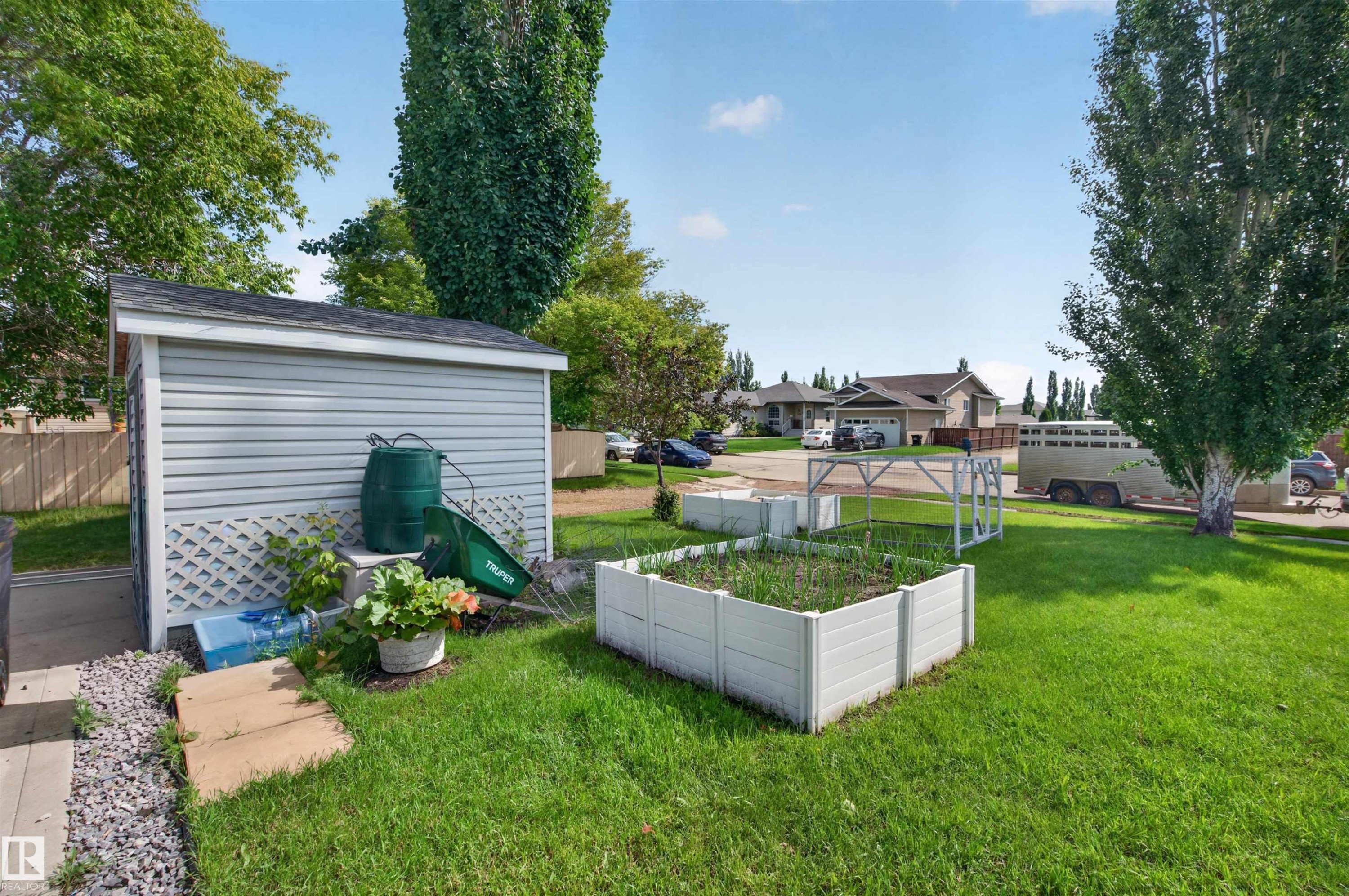 6000 54 Avenue, Camrose, AB - Outdoor