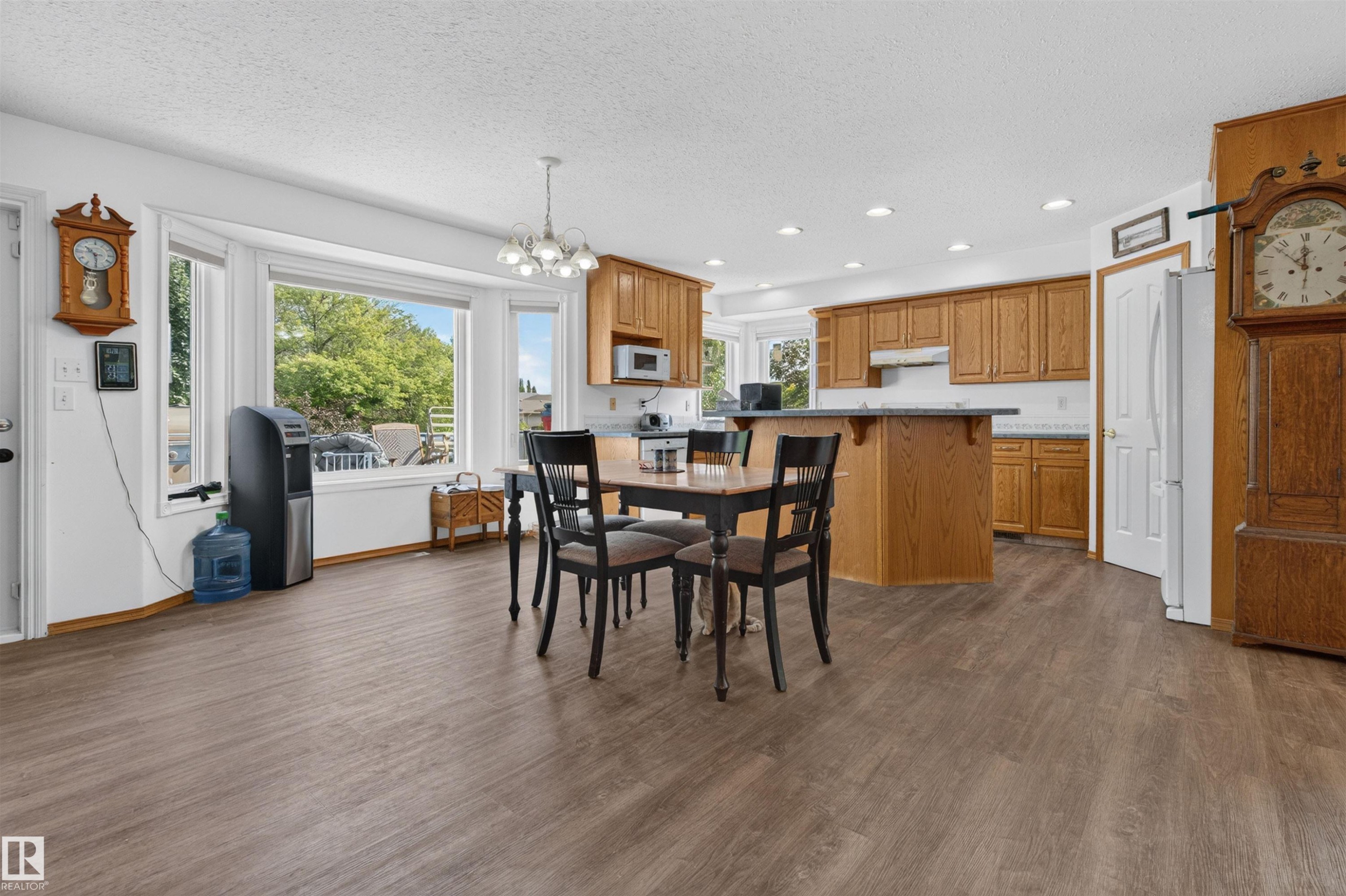 6000 54 Avenue, Camrose, AB - Indoor