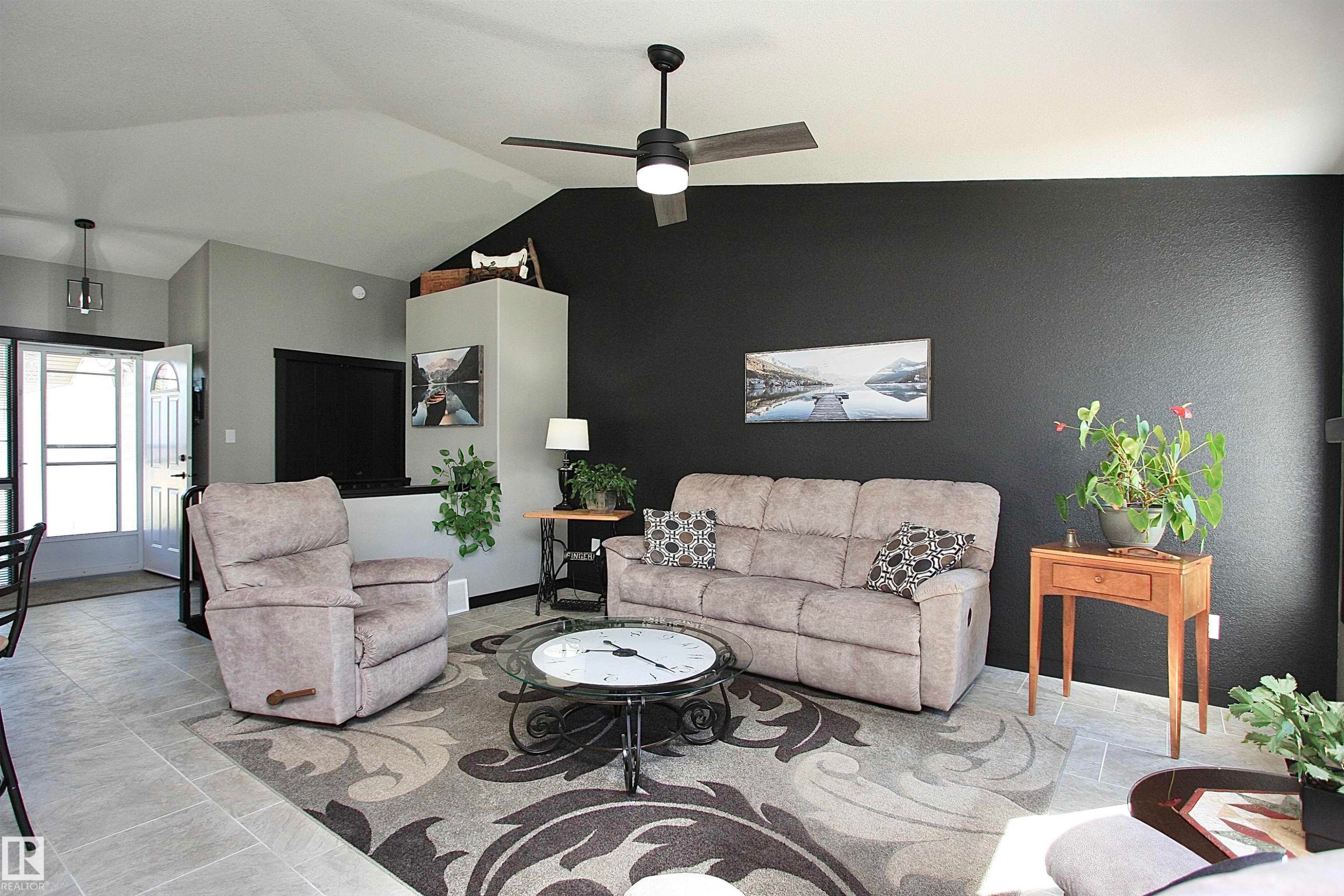 310B Edgewood Close, Camrose, AB - Indoor Photo Showing Living Room