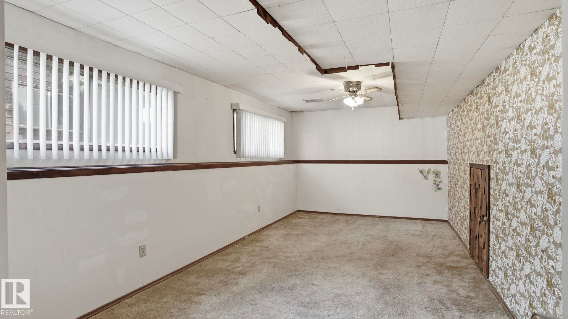 9834 167A Avenue, Edmonton, AB - Indoor Photo Showing Other Room