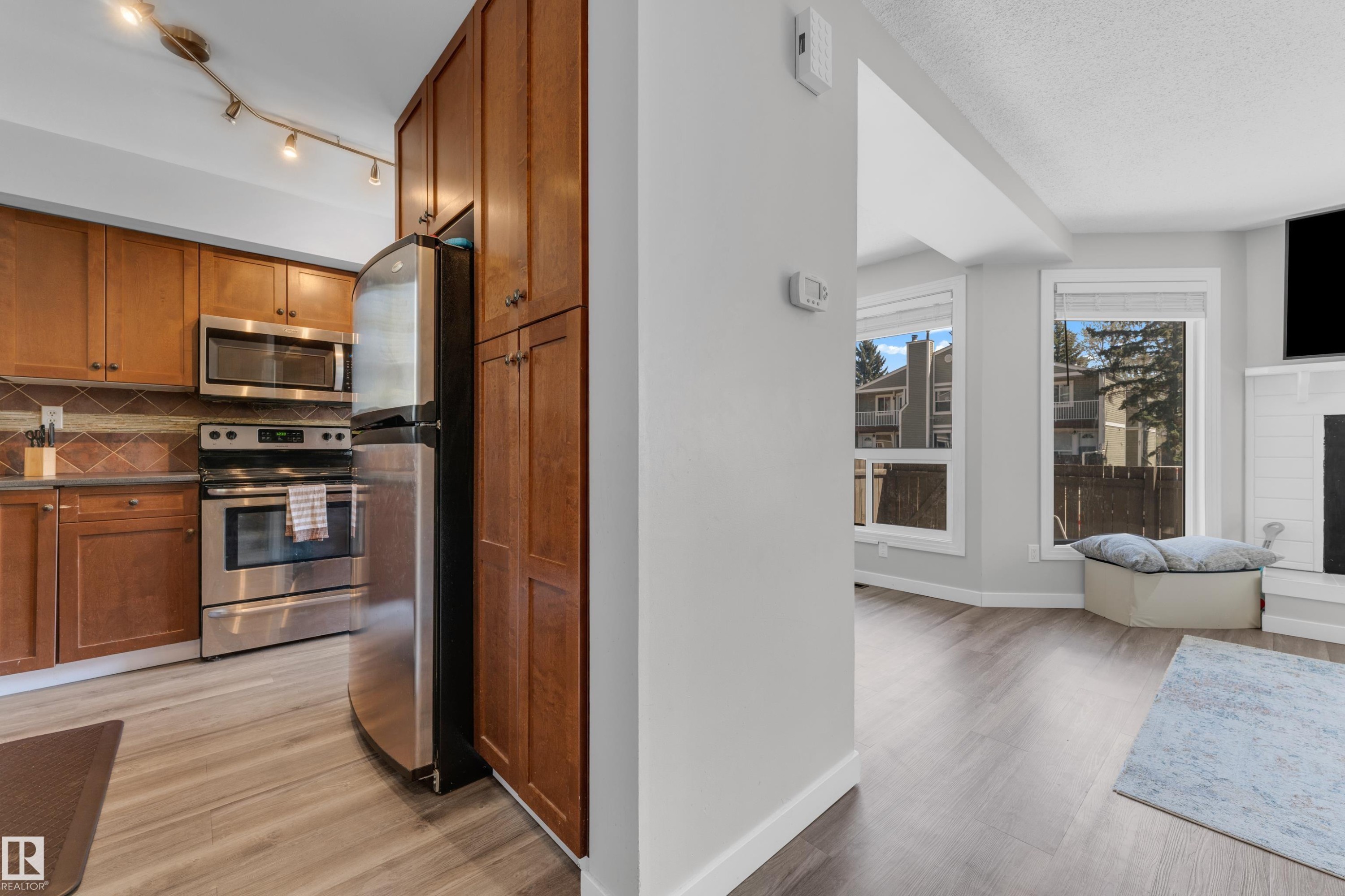45 1820 56 Street, Edmonton, AB - Indoor Photo Showing Kitchen