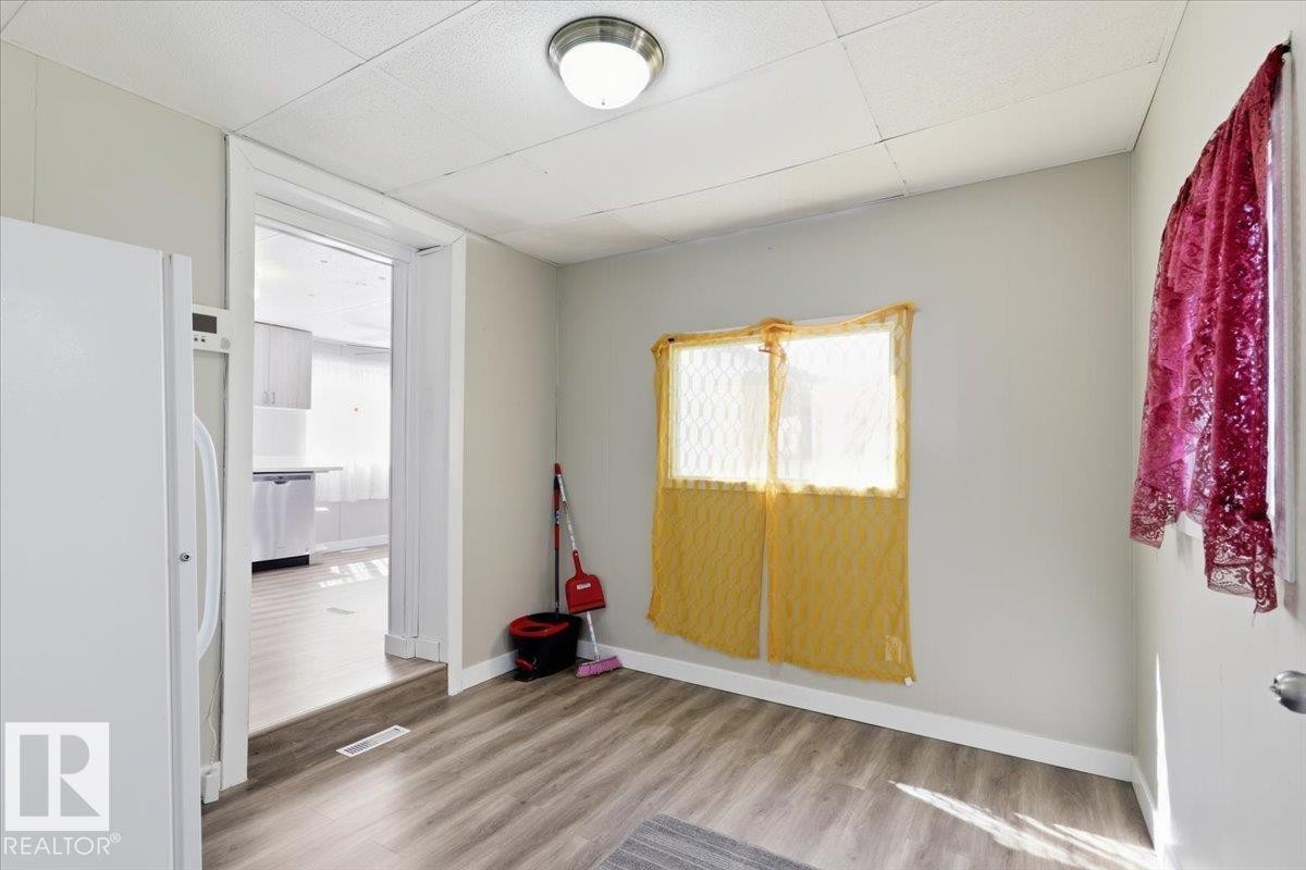 5108 44Ave, Calmar, AB
