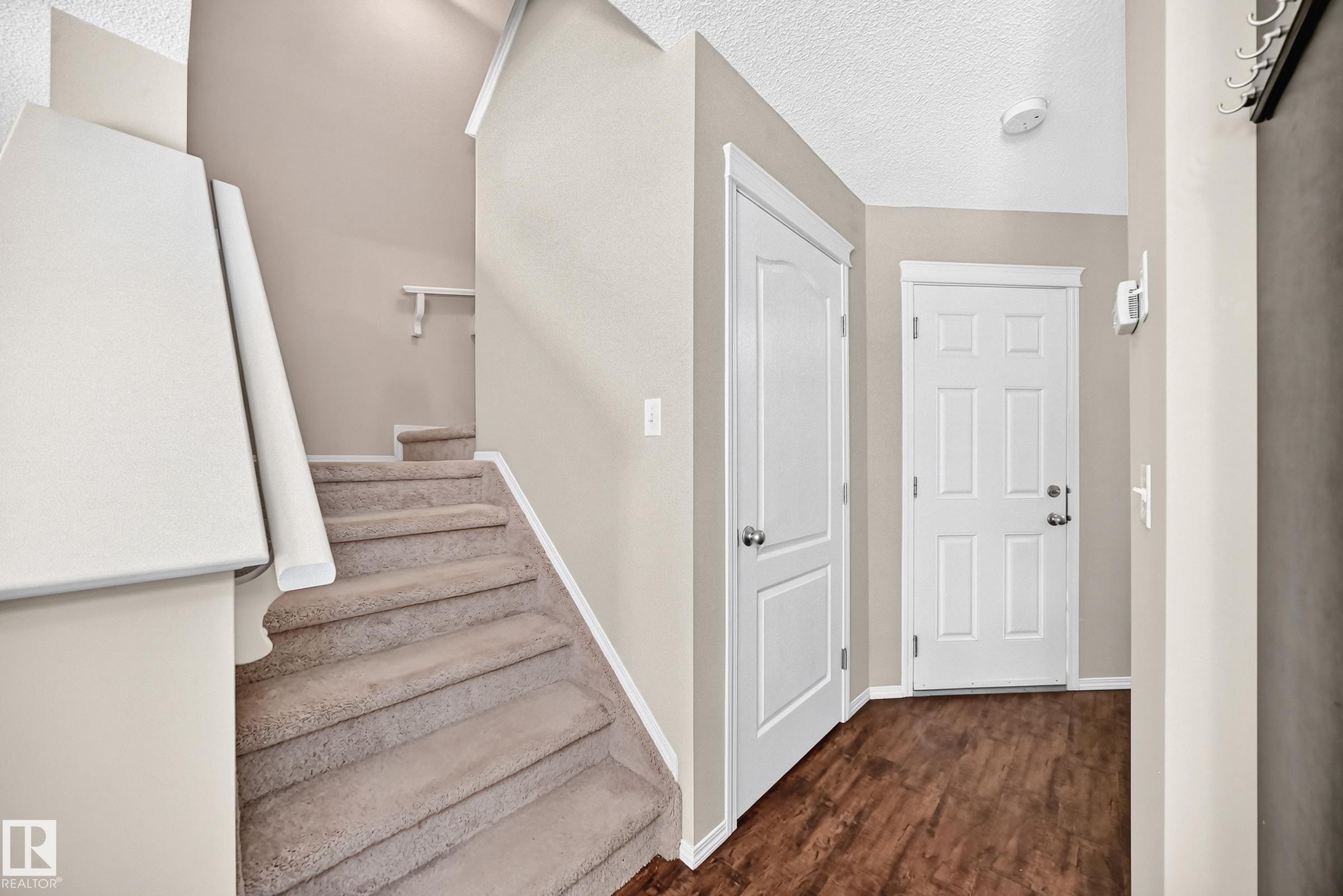 1806 Rutherford Road Sw, Edmonton, AB - Indoor Photo Showing Other Room