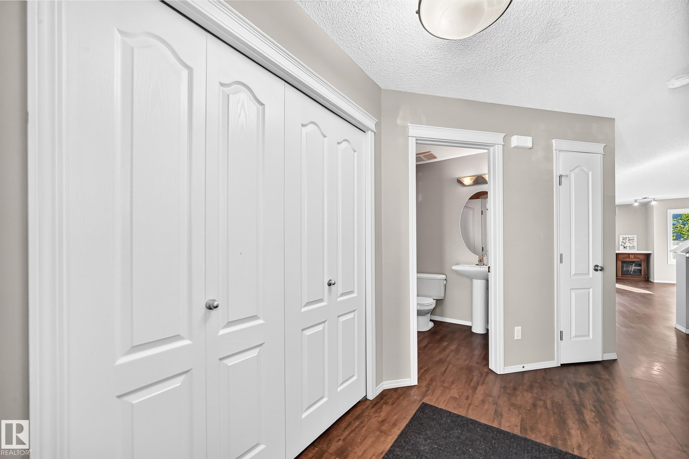 1806 Rutherford Road Sw, Edmonton, AB - Indoor Photo Showing Other Room