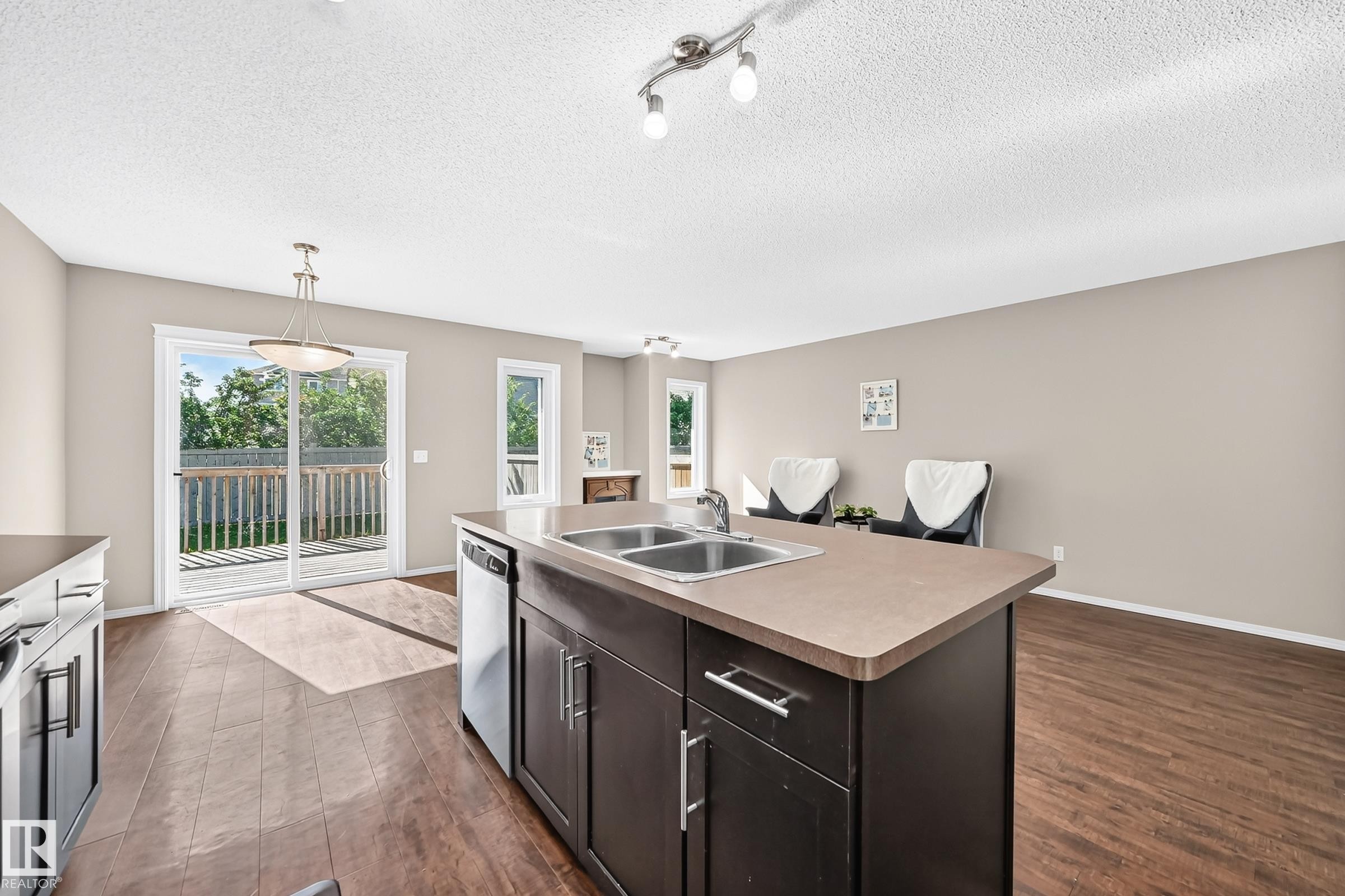 1806 Rutherford Road Sw, Edmonton, AB - Indoor Photo Showing Kitchen With Double Sink