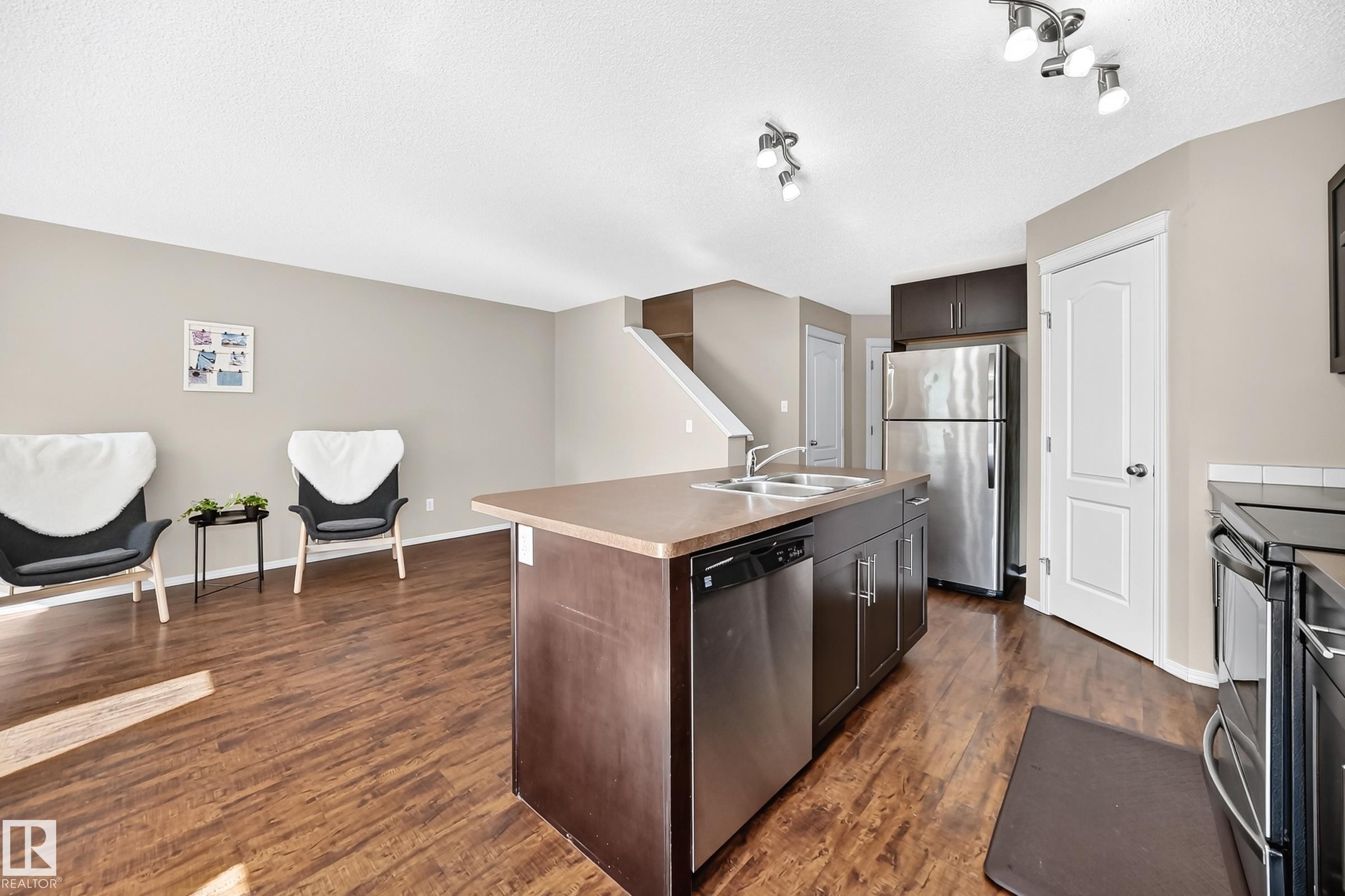 1806 Rutherford Road Sw, Edmonton, AB - Indoor Photo Showing Kitchen With Double Sink