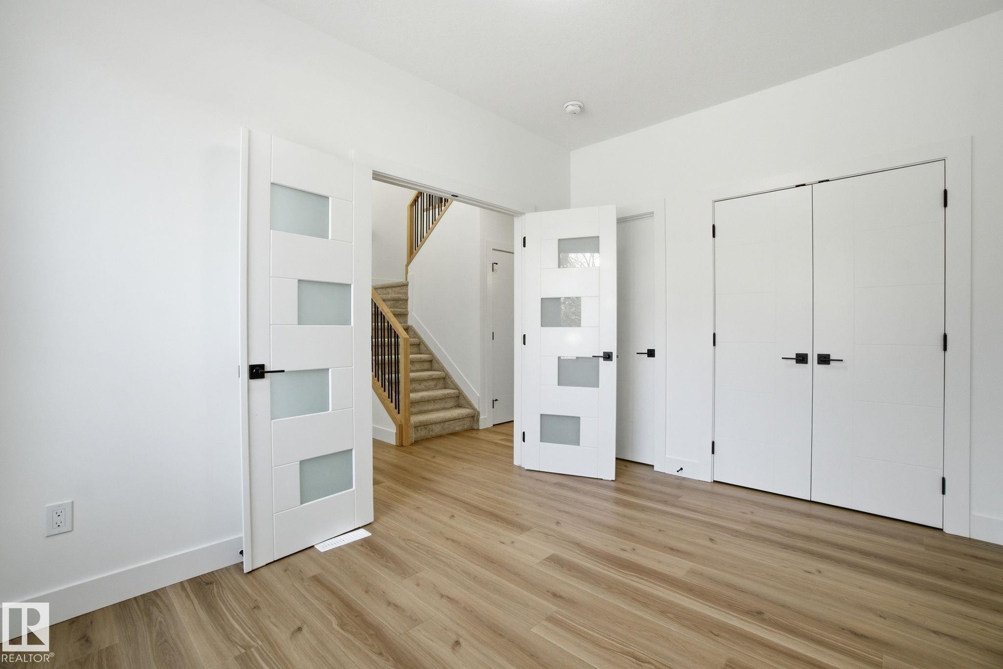 7603 92 Avenue Nw, Edmonton, AB - Indoor Photo Showing Other Room