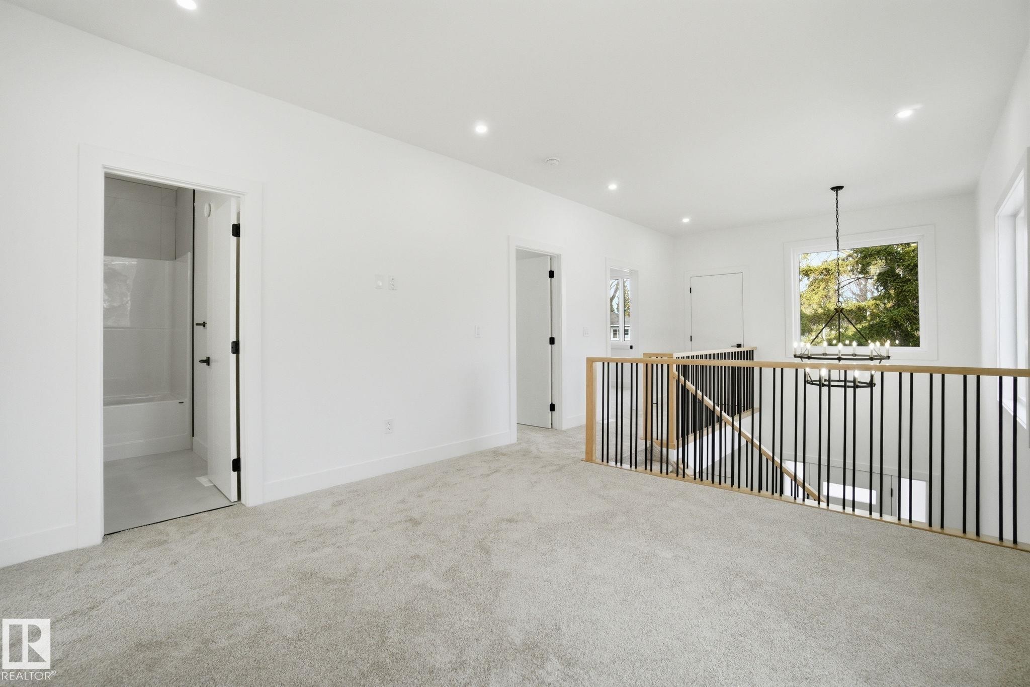 7603 92 Avenue Nw, Edmonton, AB - Indoor Photo Showing Other Room