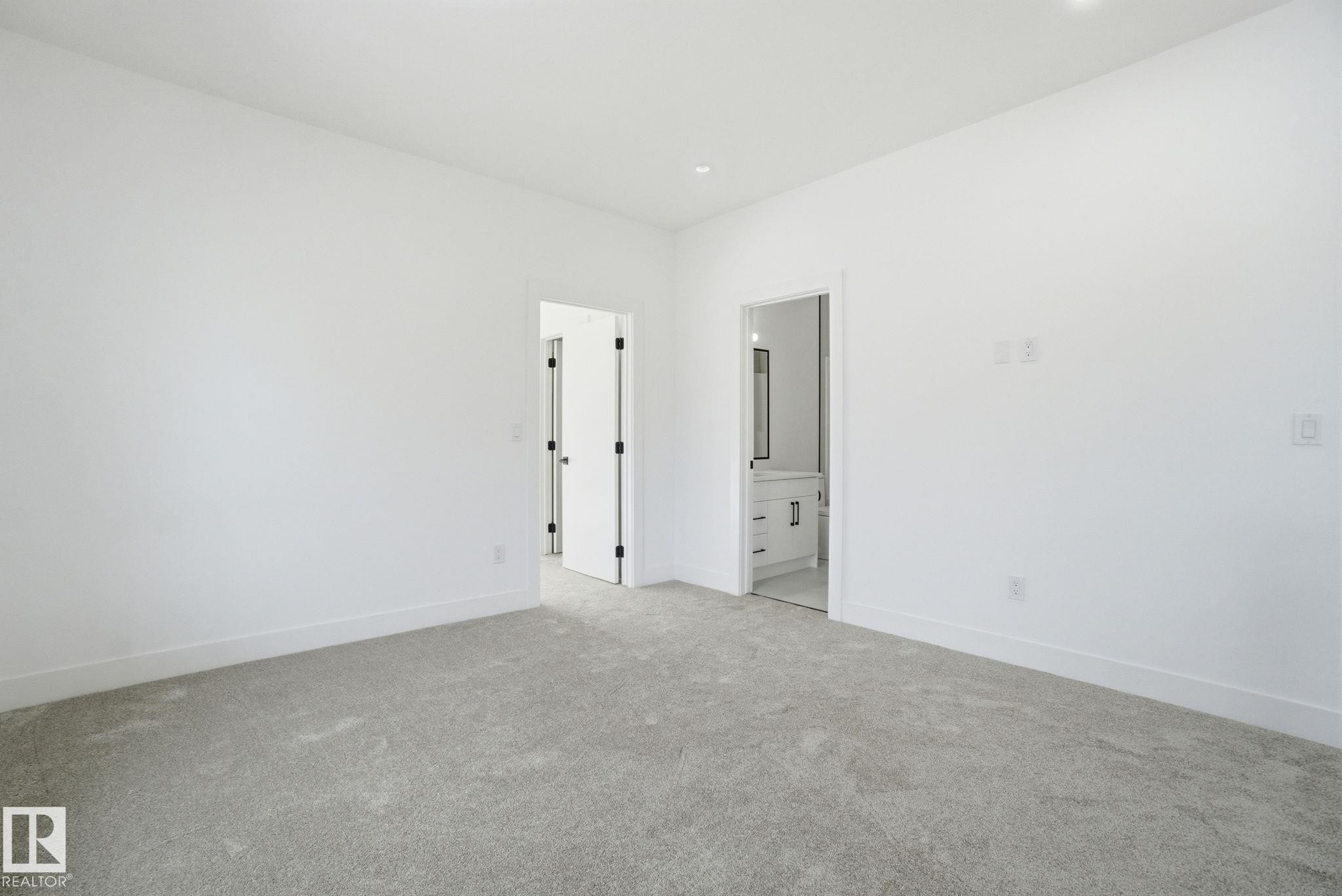 7603 92 Avenue Nw, Edmonton, AB - Indoor Photo Showing Other Room