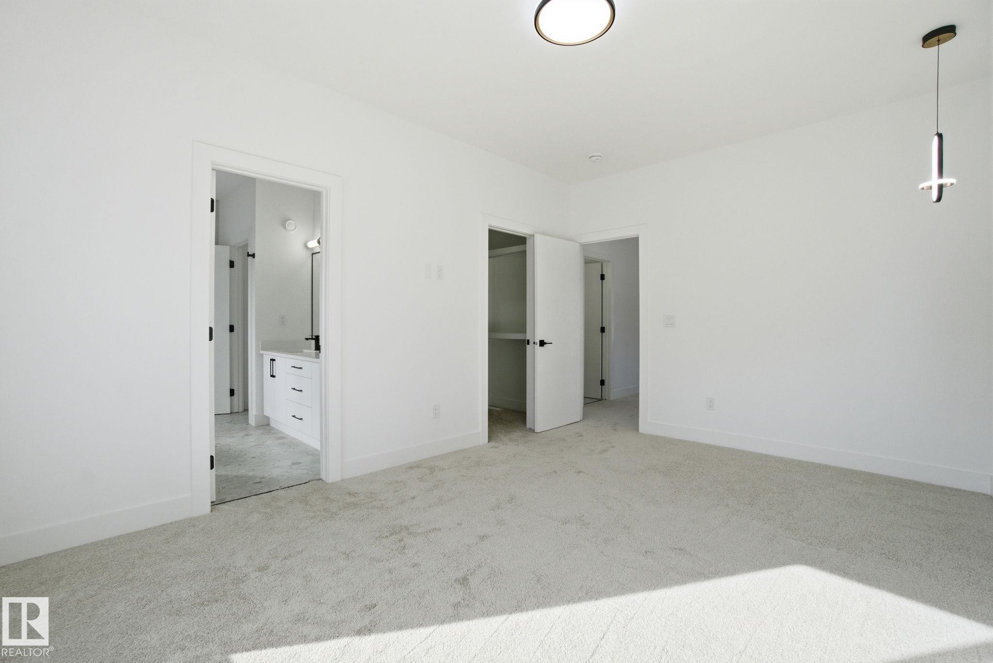 7603 92 Avenue Nw, Edmonton, AB - Indoor Photo Showing Other Room