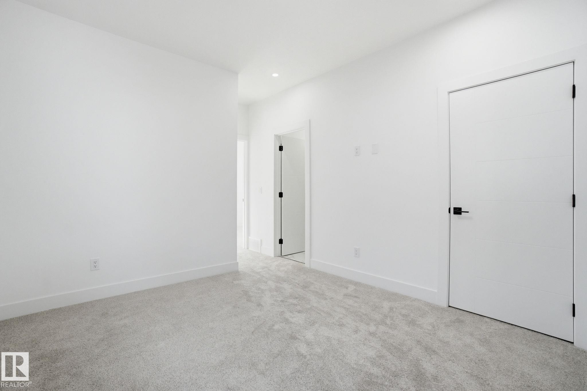 7605 92 Avenue, Edmonton, AB
